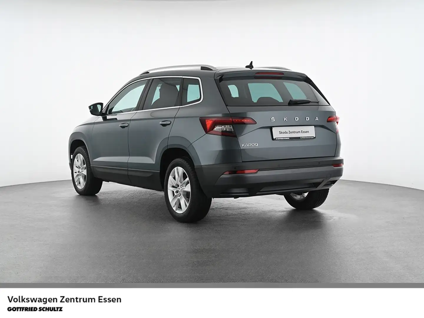 Skoda Karoq Style TSI LED Panorama Navi Sitzhzg Gris - 2