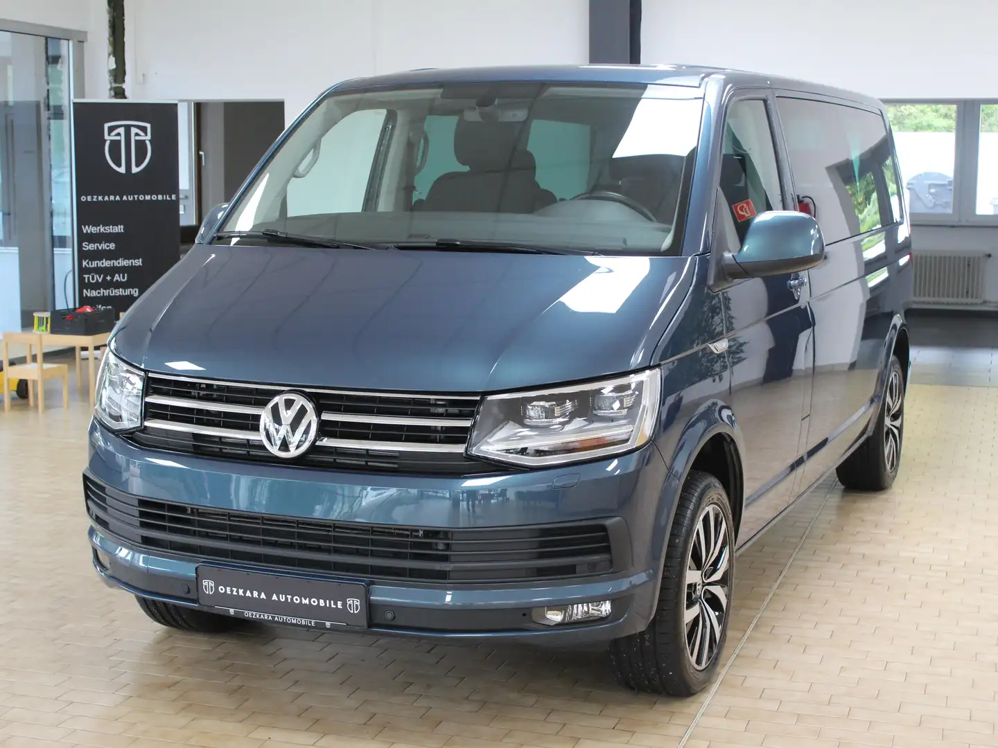 Volkswagen T6 Multivan Multivan Comfortline lang TSI 150PS *Standheizung Grün - 1