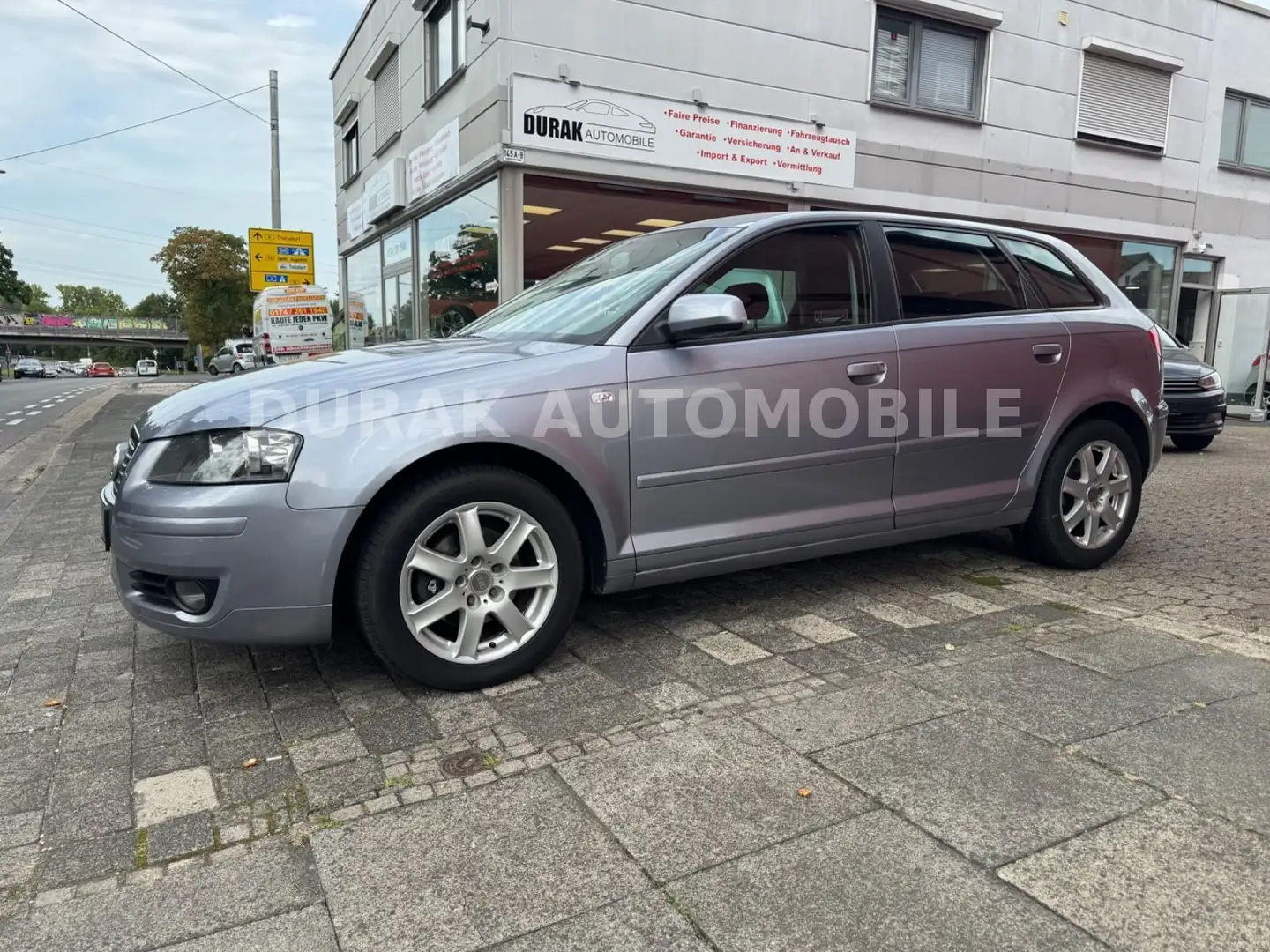 Audi A3 Sportback 1.6 Attraction/ SCHECKH./ TÜV NEU Silber - 1