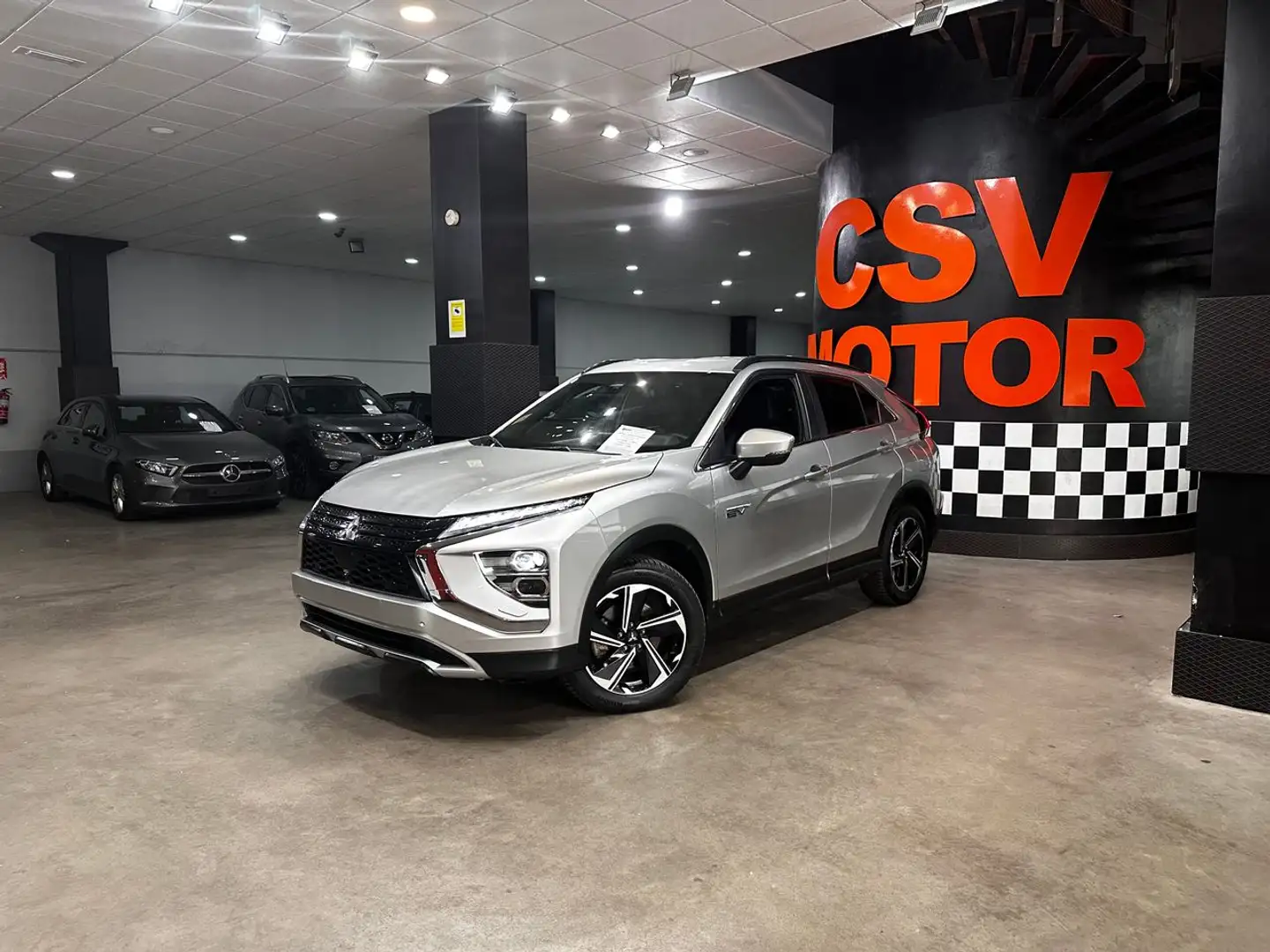 Mitsubishi Eclipse Cross 2.4 PHEV Kaiteki Auto 4WD Argent - 2