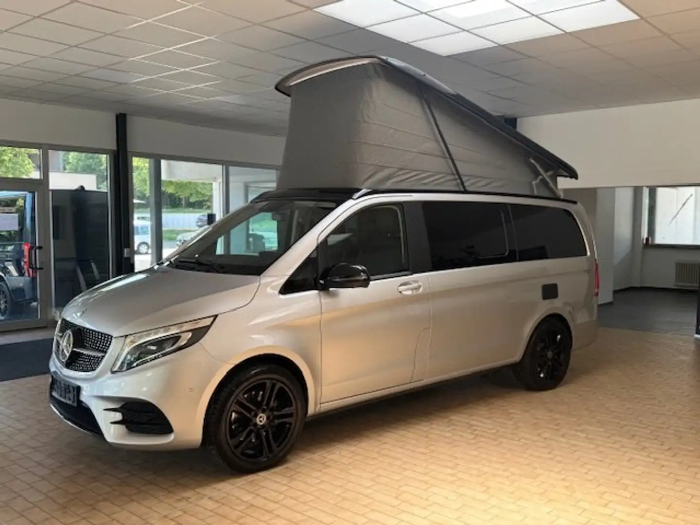 Mercedes-Benz Marco Polo V300 4MATIC Küche Leder AMG NightPaket ab 3,99% Grau - 2