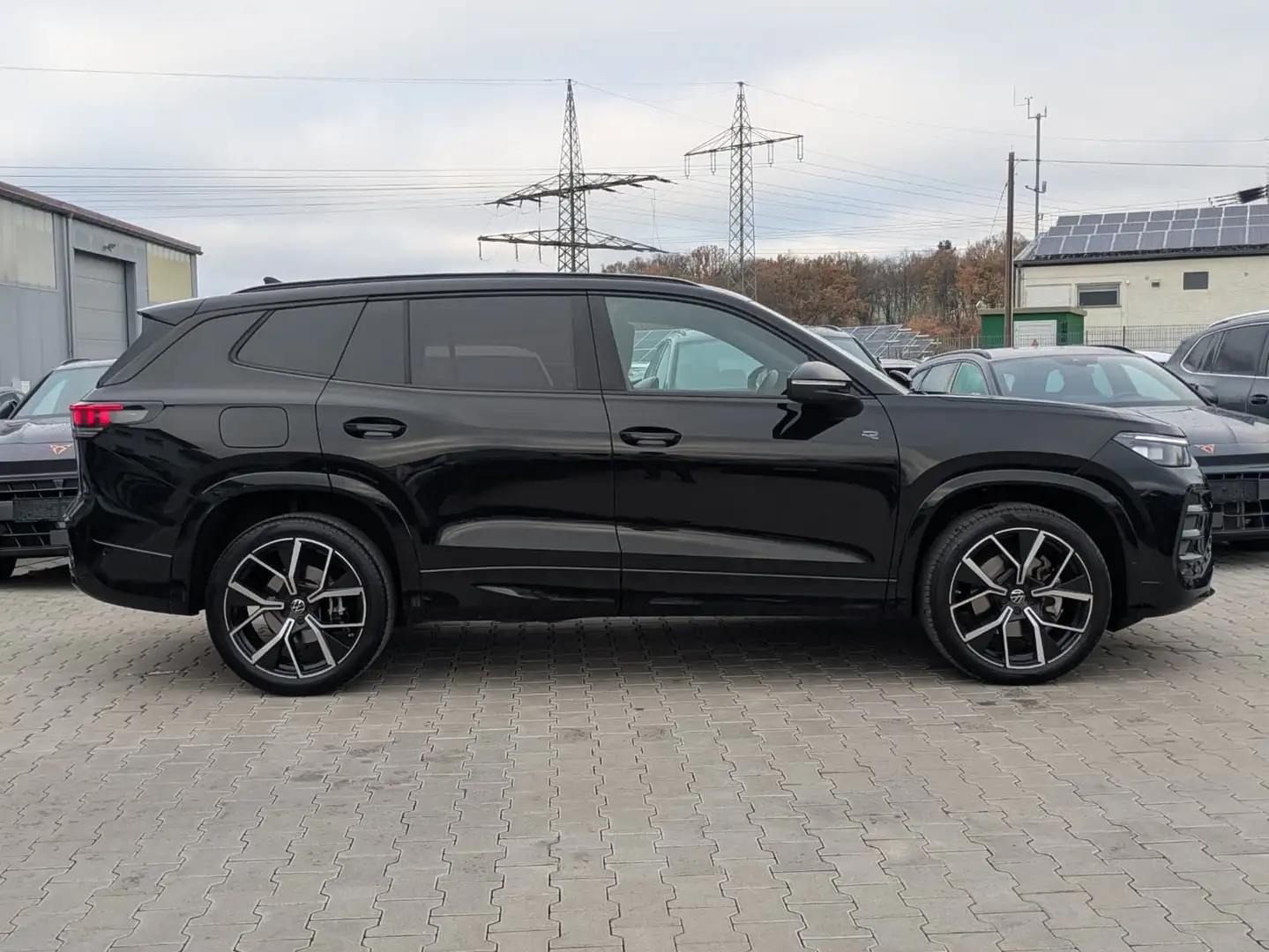 Volkswagen Tayron 2.0 TDI 4M R-Line BLACK*7Si*MATRIX*PANO Černá - 2