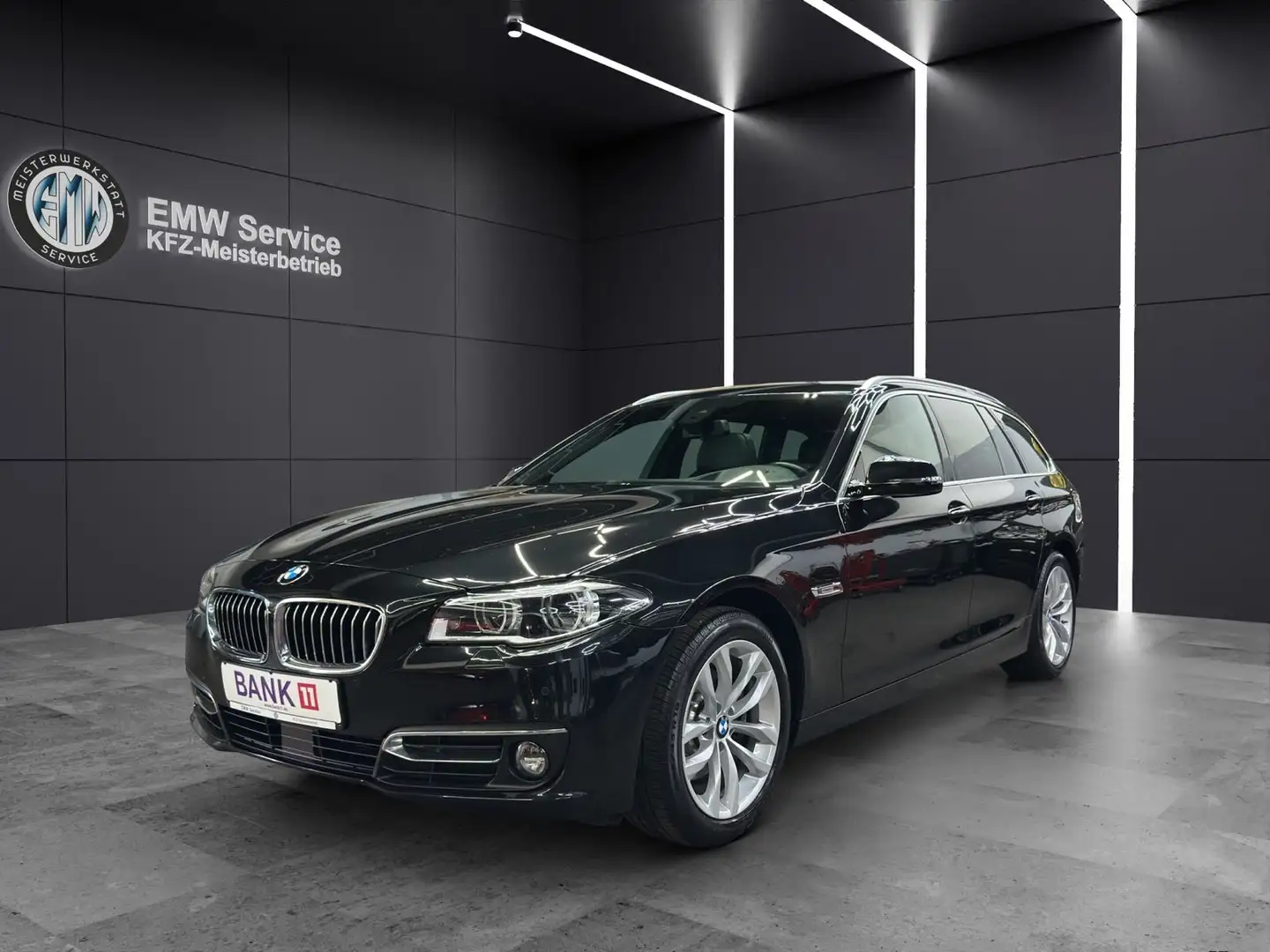 BMW 520 d xDrive F11 Aut.AHK HUD HiFi Pano Unfallfrei Zwart - 1