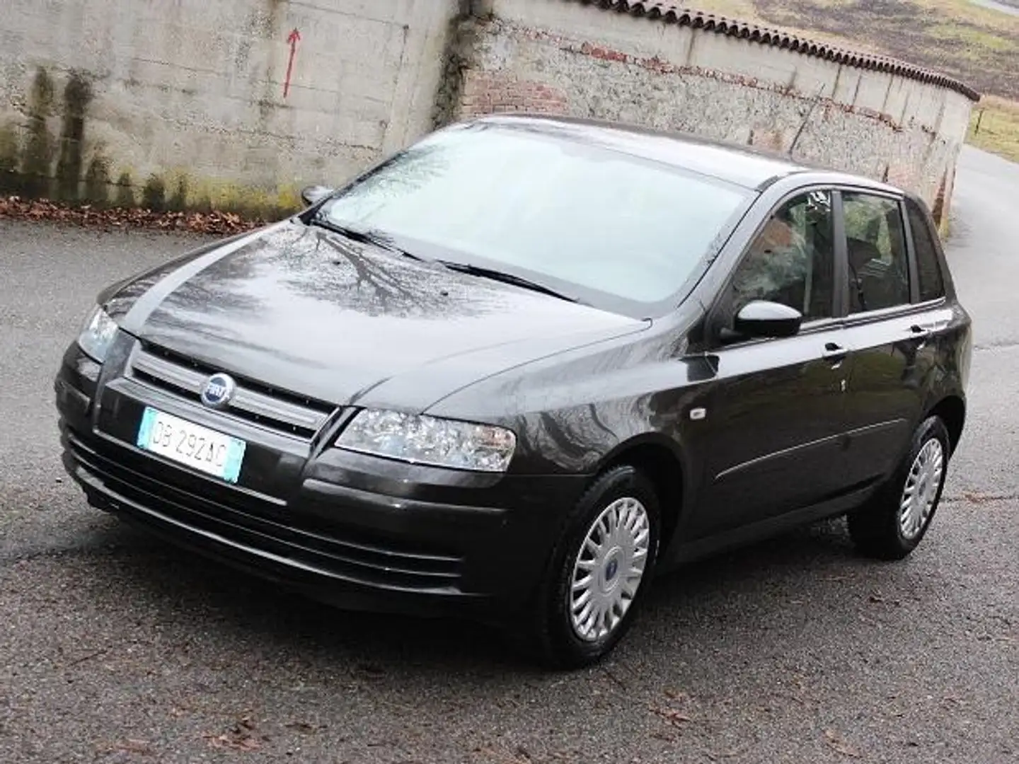 Fiat Stilo MJT-2 TENUTO VERAMENTE BENE OTTIMA MANUTENZIONE CLIMA ABS RADIO CD KIT DISTRIBUZIONE NUOVO Gris - 1