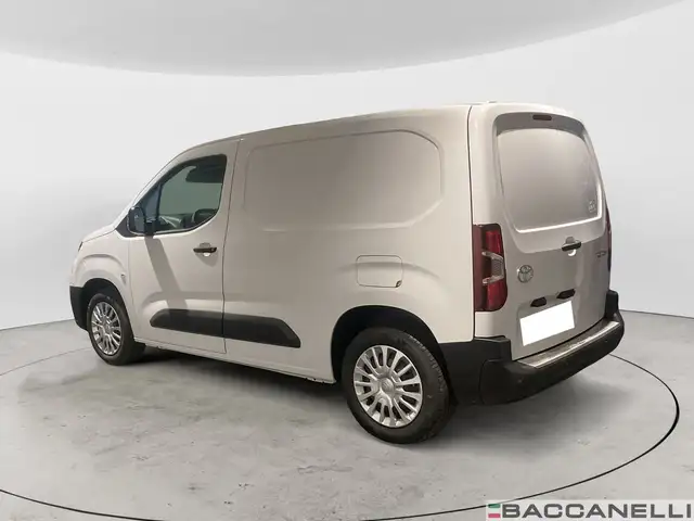 Toyota Proace City view 2