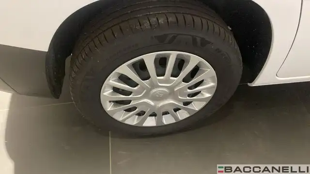Toyota Proace City view 9