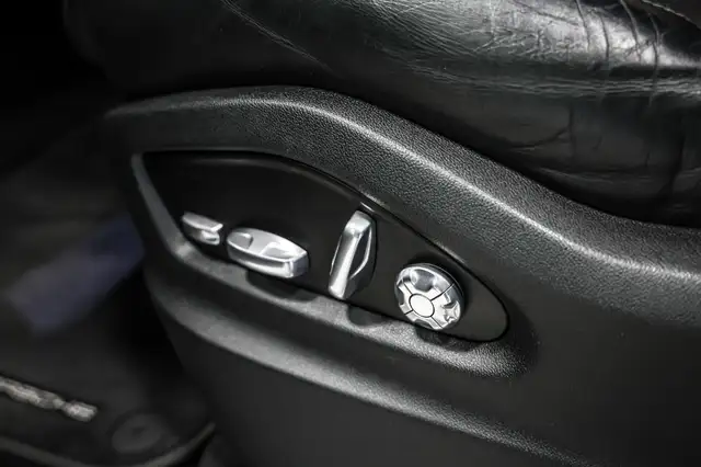 Porsche Cayenne view 11