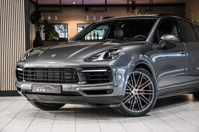 Porsche Cayenne view 6