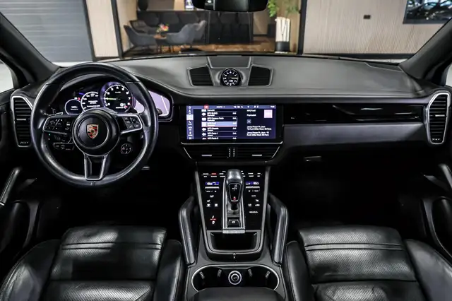 Porsche Cayenne view 2