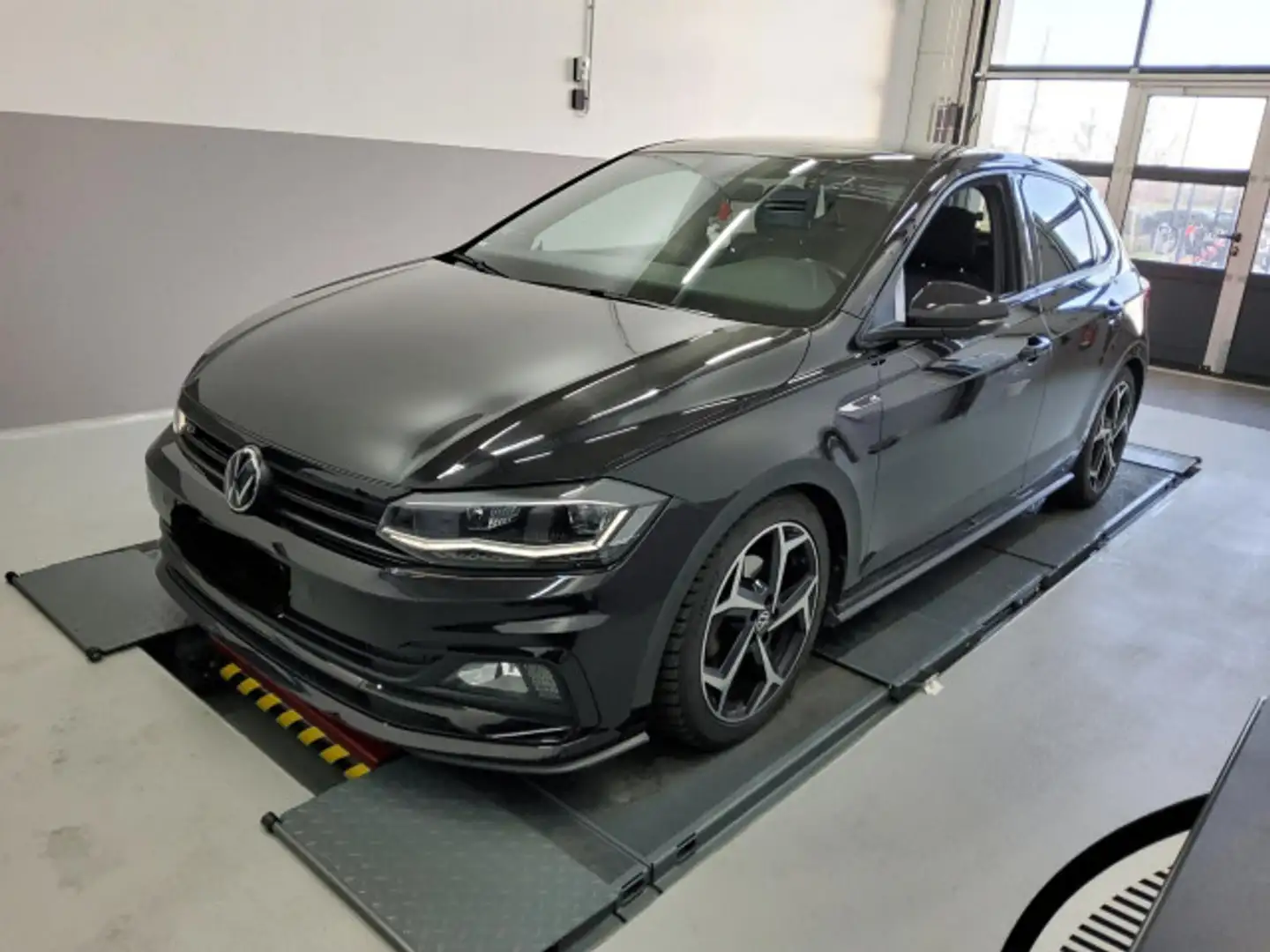 Volkswagen Polo Highline 1.5 TSI DSG Schwarz - 2