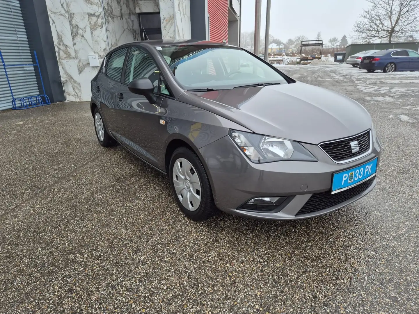SEAT Ibiza Reference Grau - 1