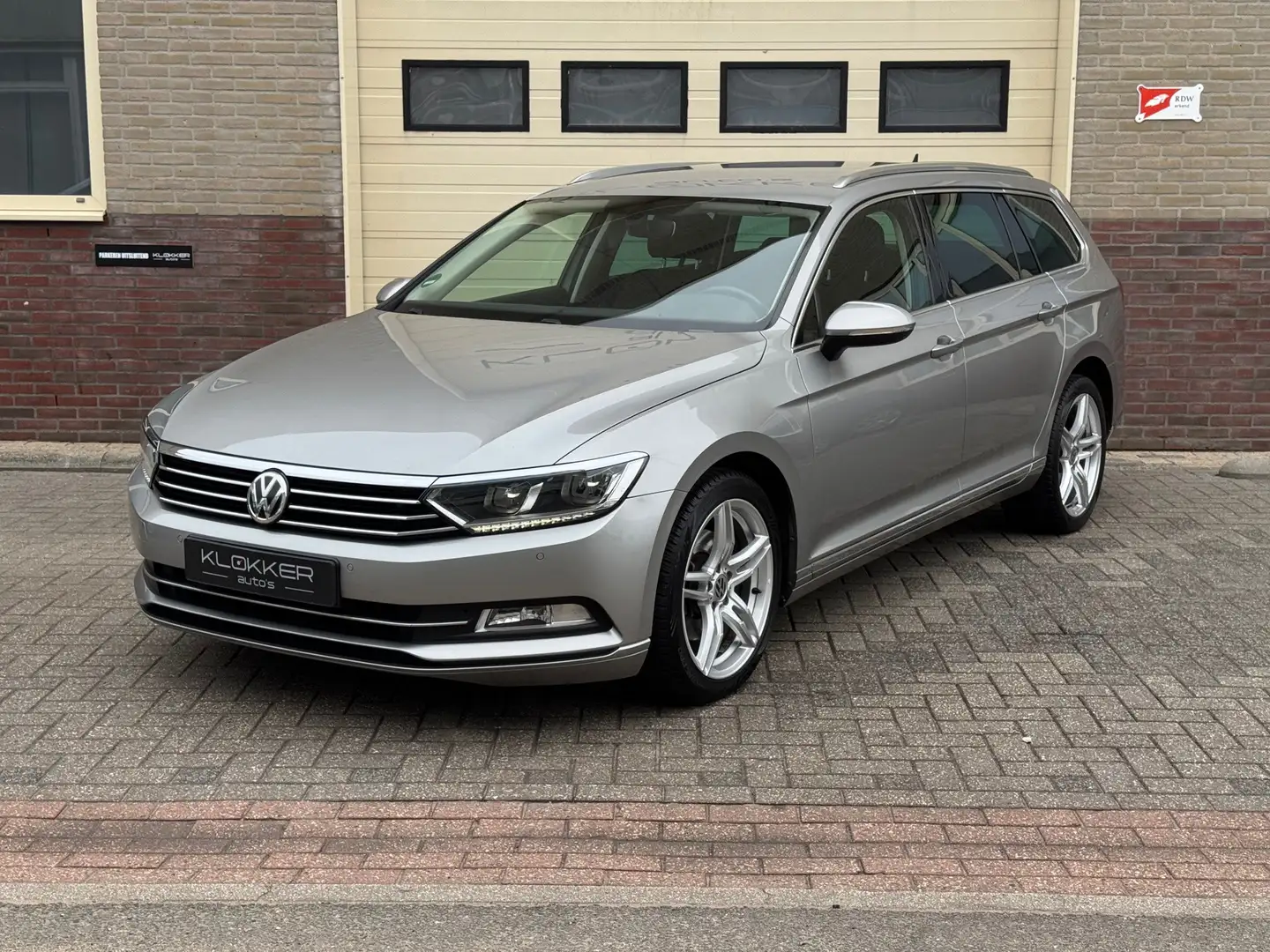 Volkswagen Passat Variant 2.0 TDI Comfortline ACC | Camera | Clima | Navi | Gris - 1