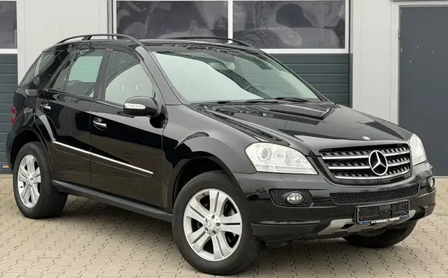 Mercedes-Benz ML 320 CDI Schiebedach Bi-Xenon AHK Navi SHZ