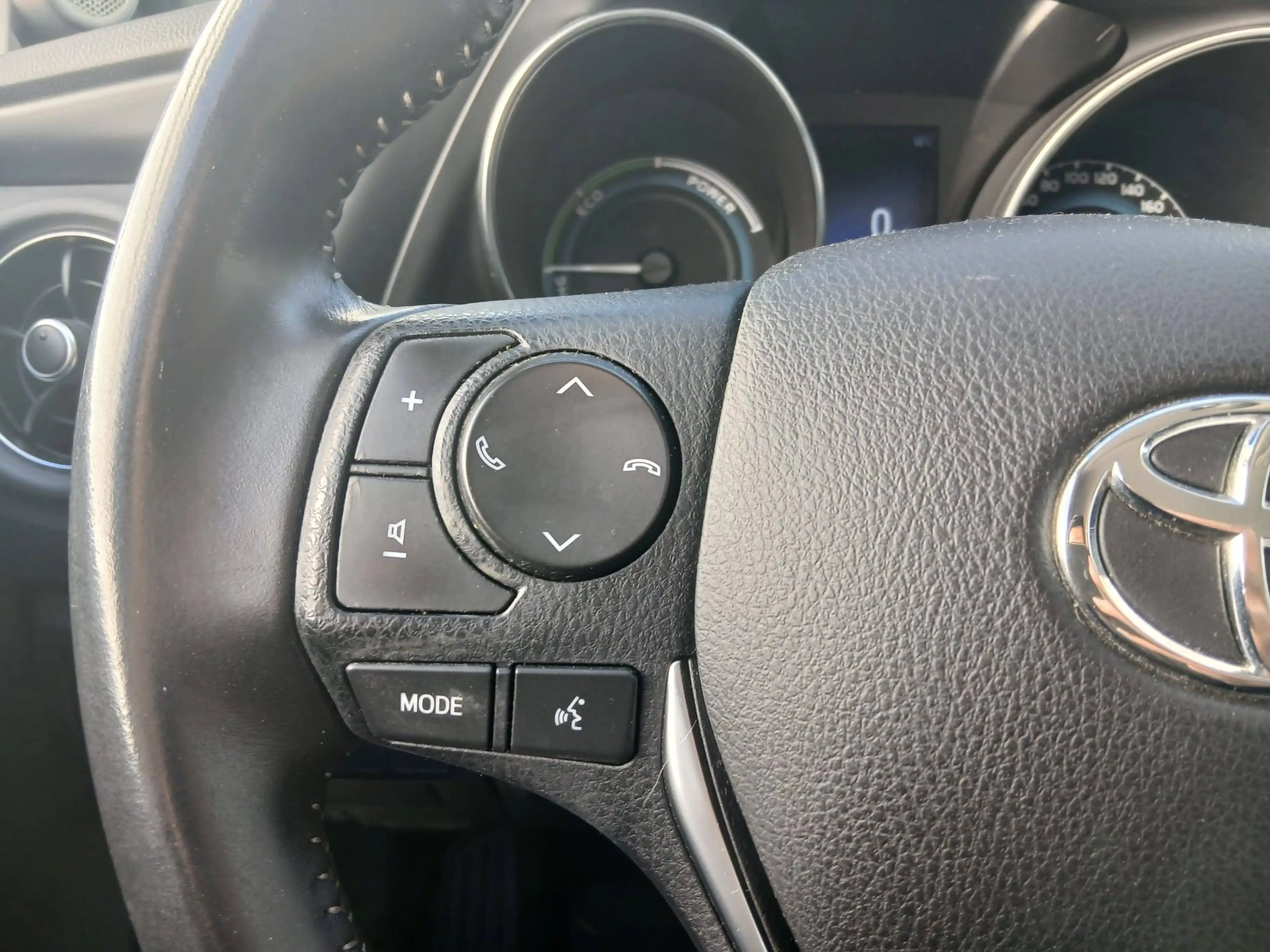 Toyota Auris Auris SW HEV 1.8i HSD* CARNET D'ENTRETIEN COMPLET * CAMERA * CRUISE * AIRCO * 241 X 48 MOIS — photo 8