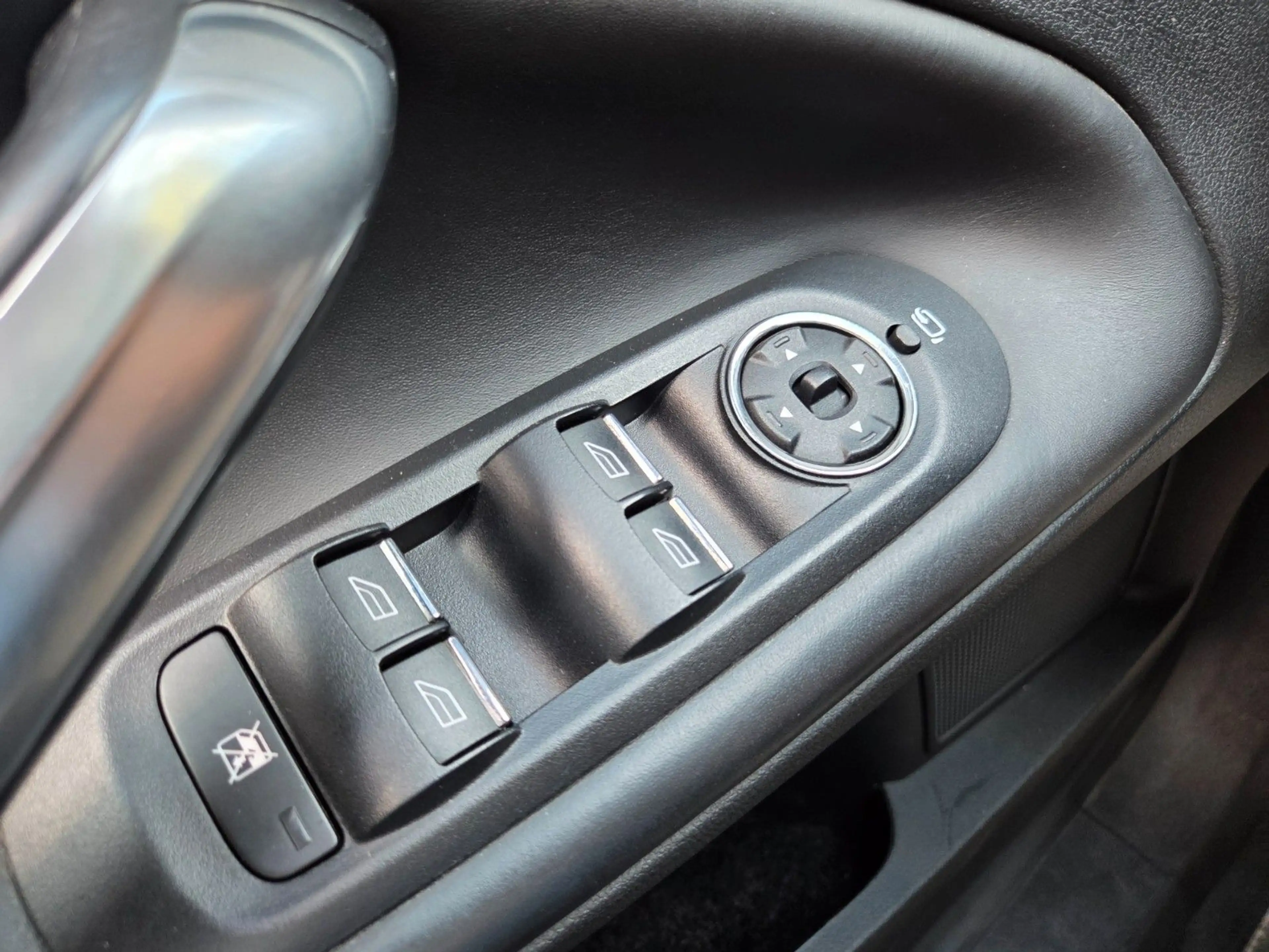 Ford Mondeo 2.0 TDCi Turnier Titanium X Automatik — photo 22