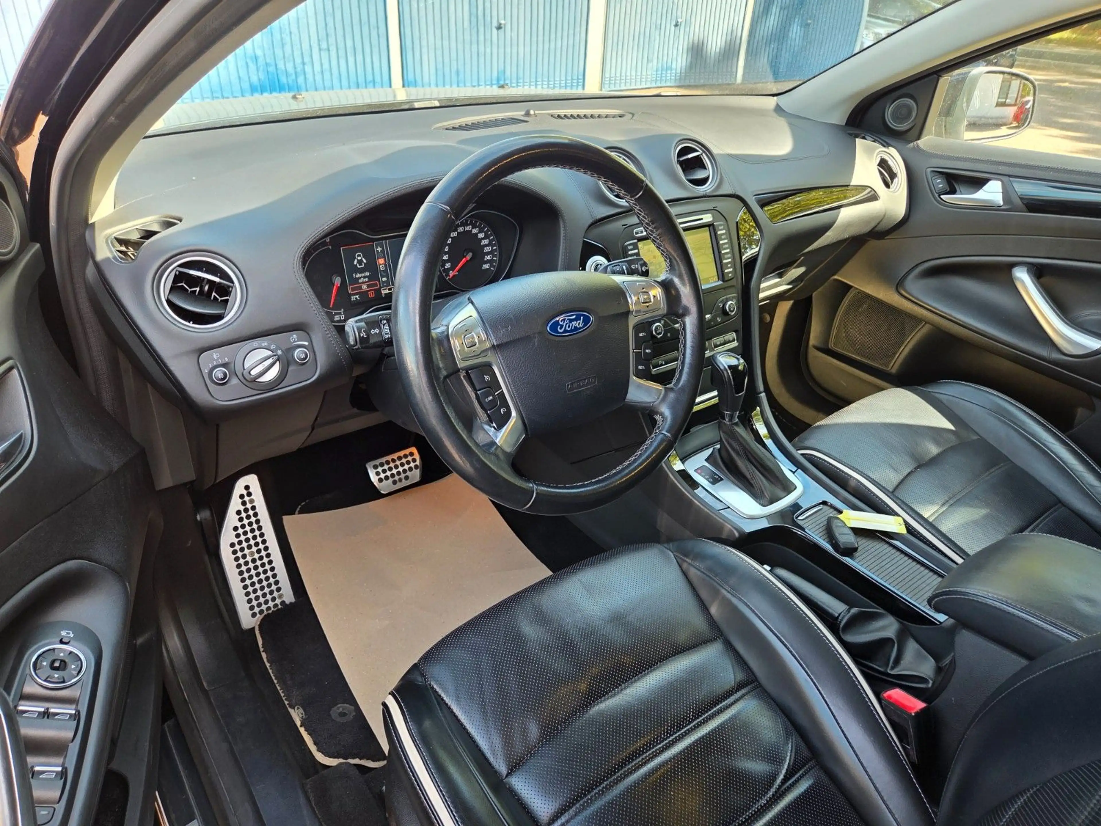 Ford Mondeo 2.0 TDCi Turnier Titanium X Automatik — photo 9