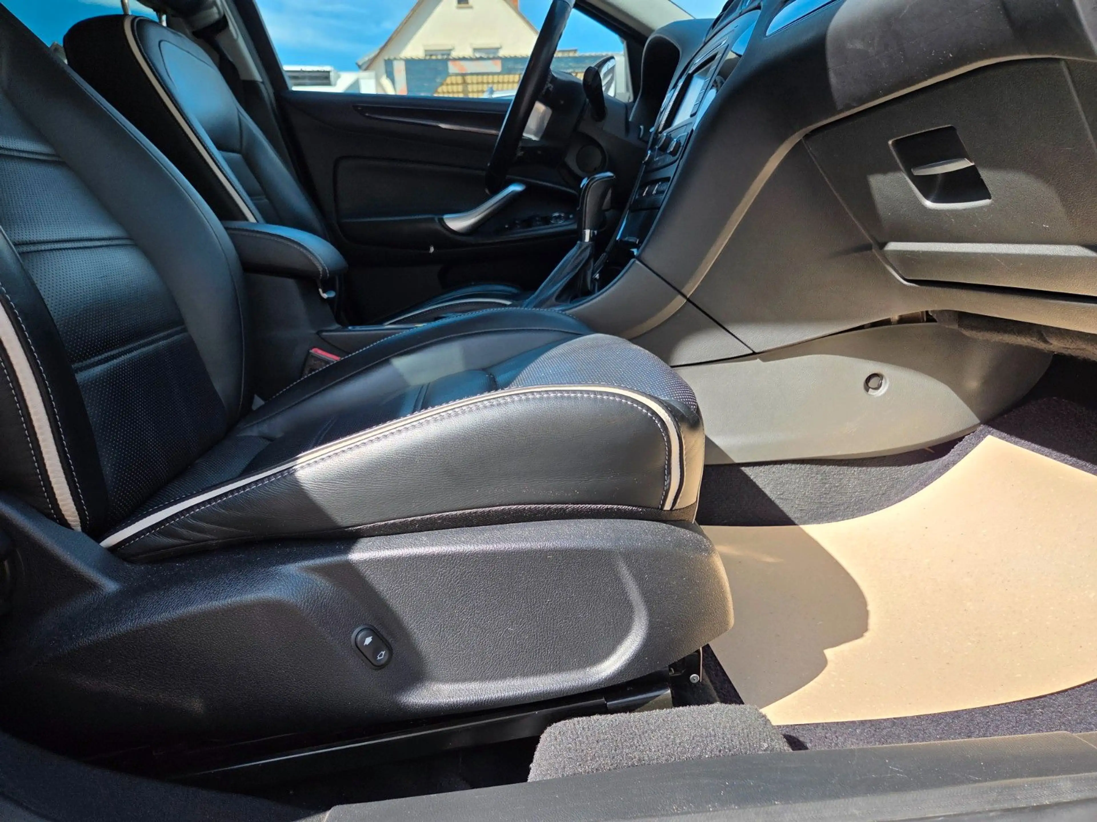 Ford Mondeo 2.0 TDCi Turnier Titanium X Automatik — photo 15