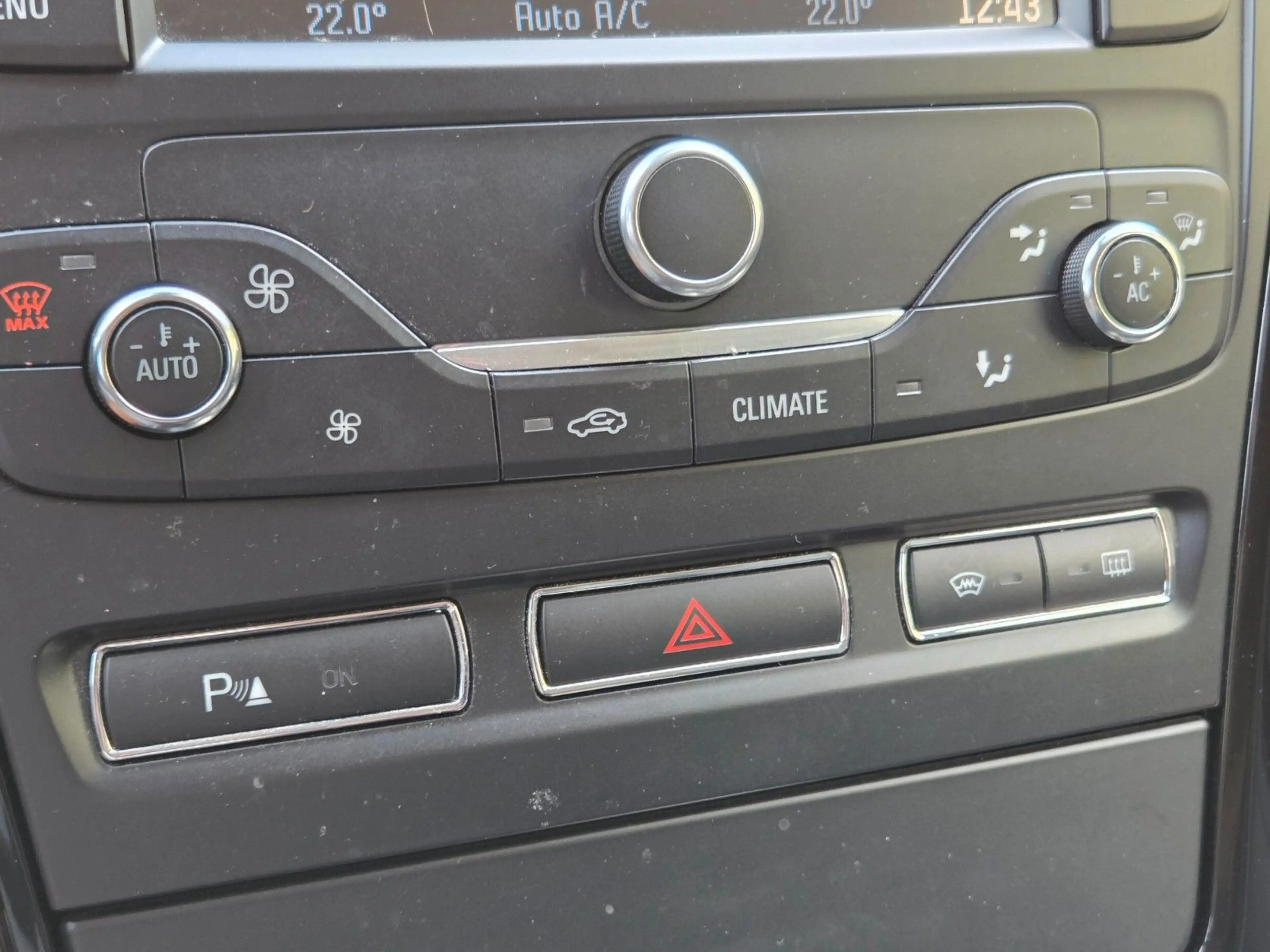 Ford Mondeo 2.0 TDCi Turnier Titanium X Automatik — photo 25