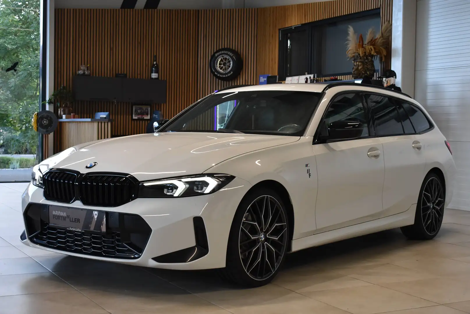 BMW 320 320 d xDrive ///M Sport Weiß - 1