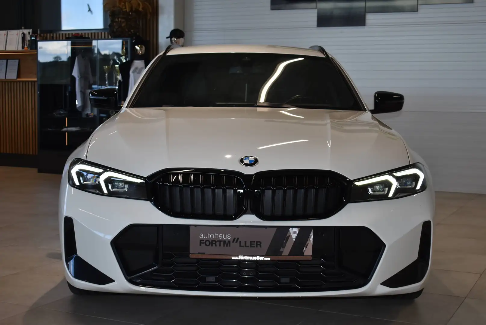 BMW 320 320 d xDrive ///M Sport Weiß - 2