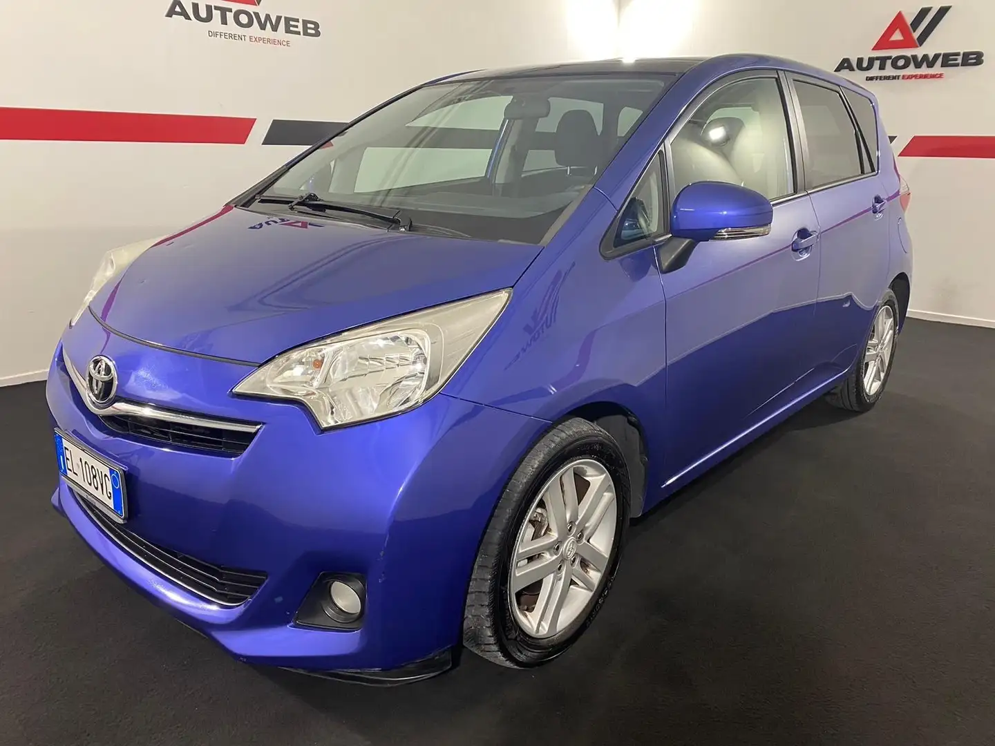 Toyota Verso-S 1.3 MT Style Bleu - 1