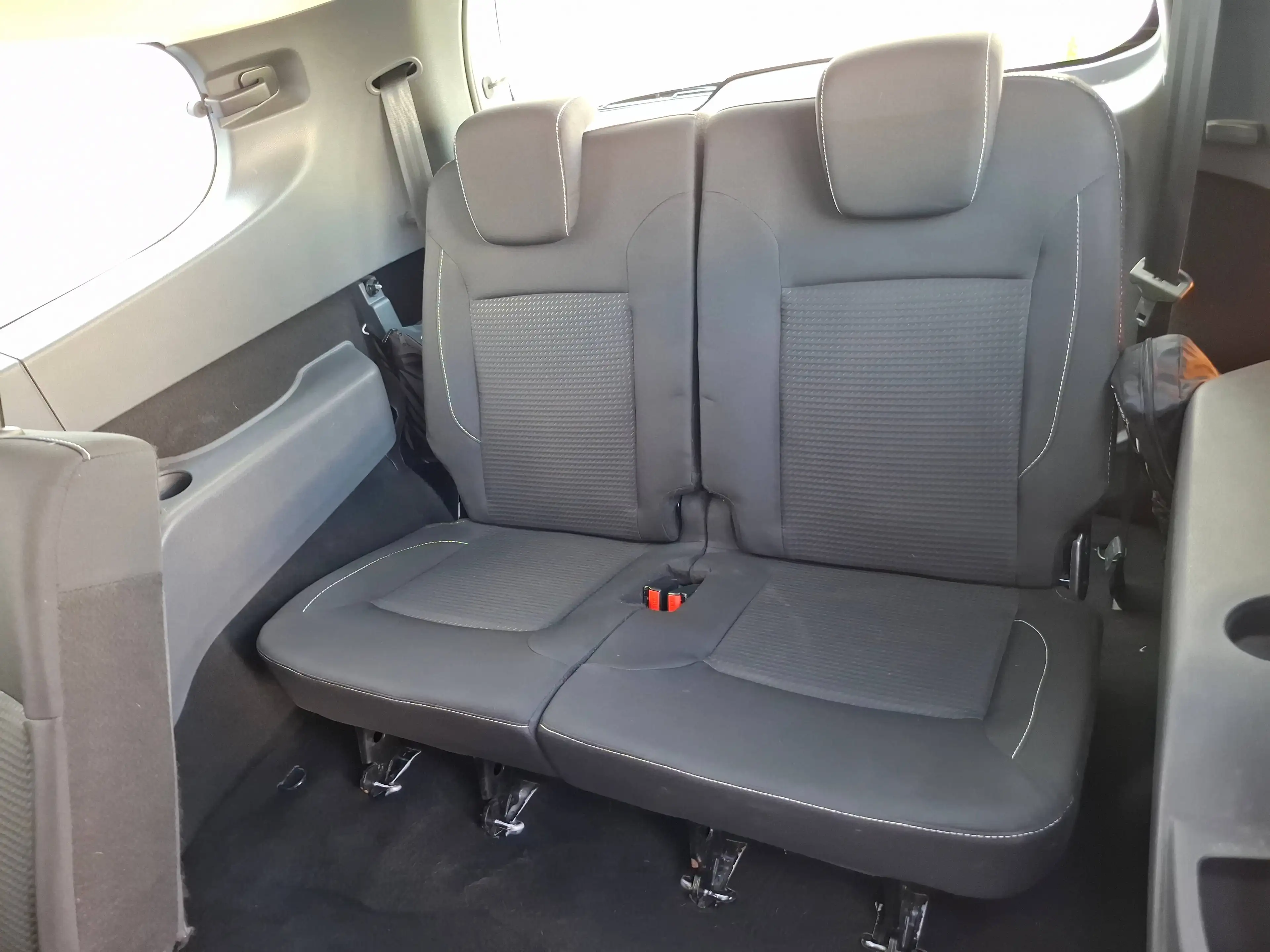 Dacia Lodgy Comfort*NAVI*KAMERA*PDC*Sitzhzg*Tempomat* — photo 14