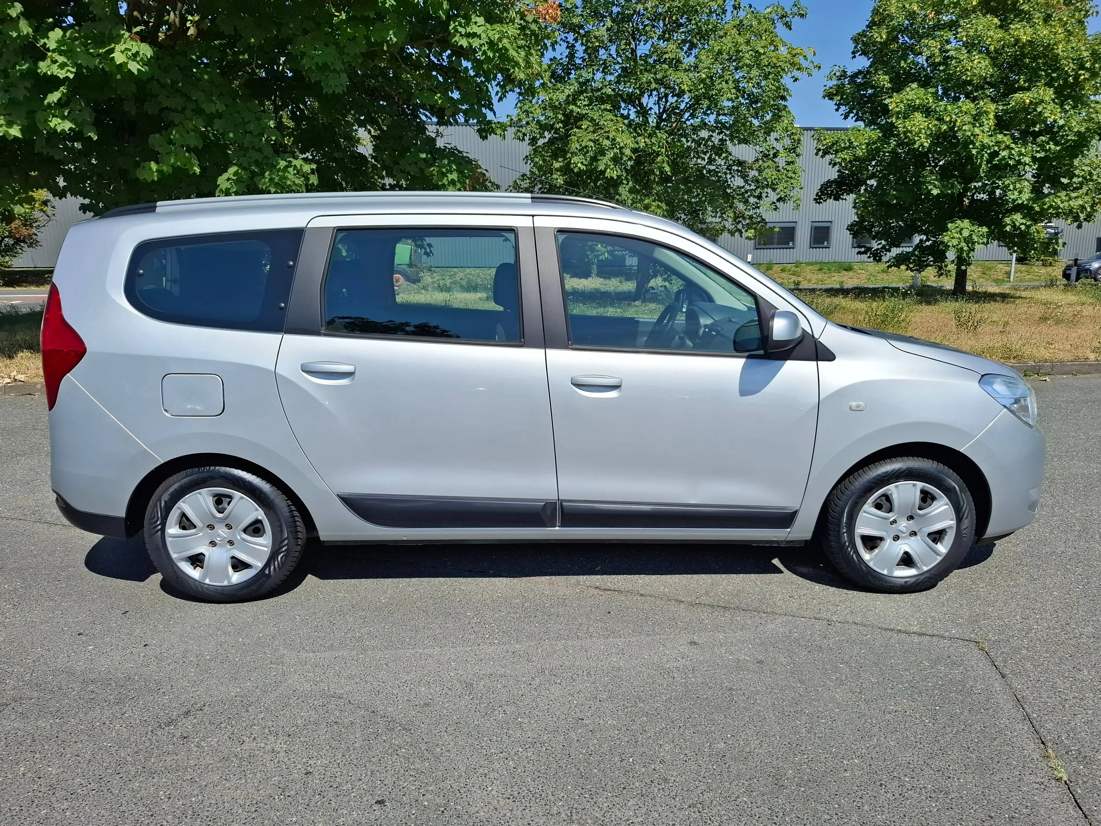 Dacia Lodgy Comfort*NAVI*KAMERA*PDC*Sitzhzg*Tempomat* — photo 4