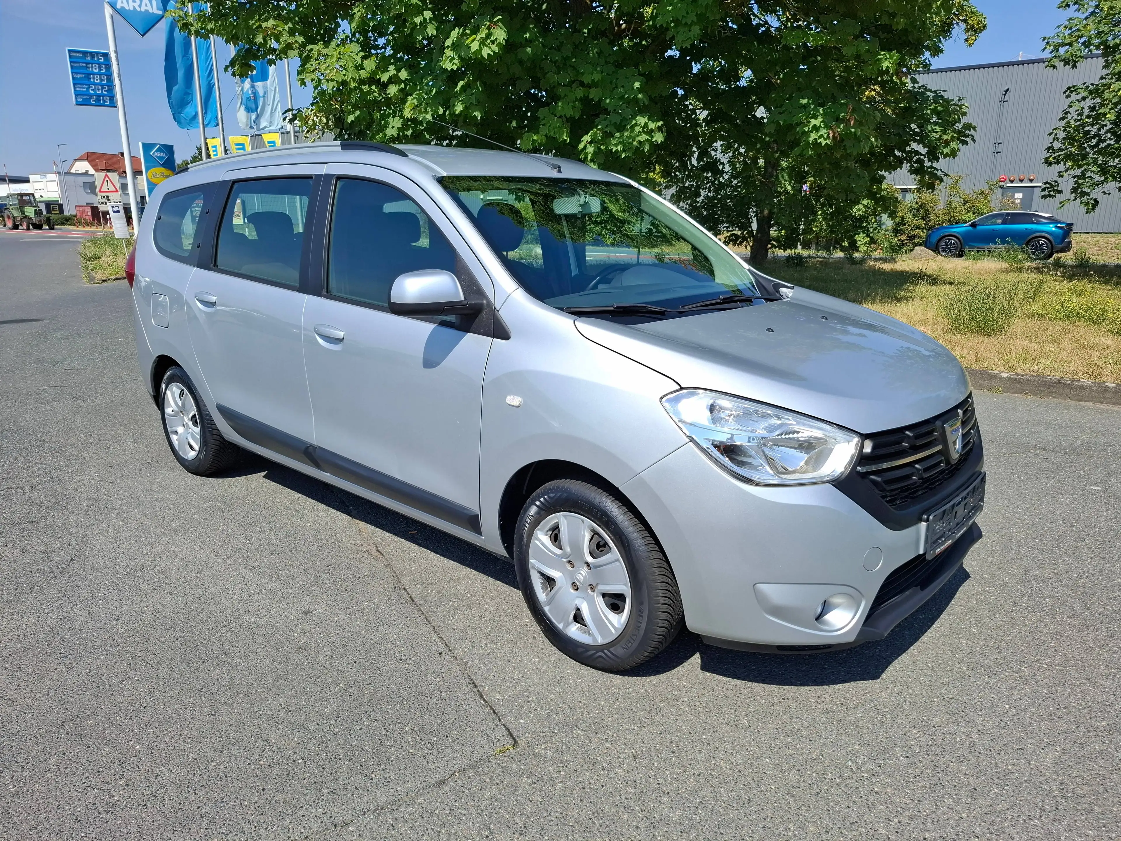 Dacia Lodgy Comfort*NAVI*KAMERA*PDC*Sitzhzg*Tempomat* — photo 3
