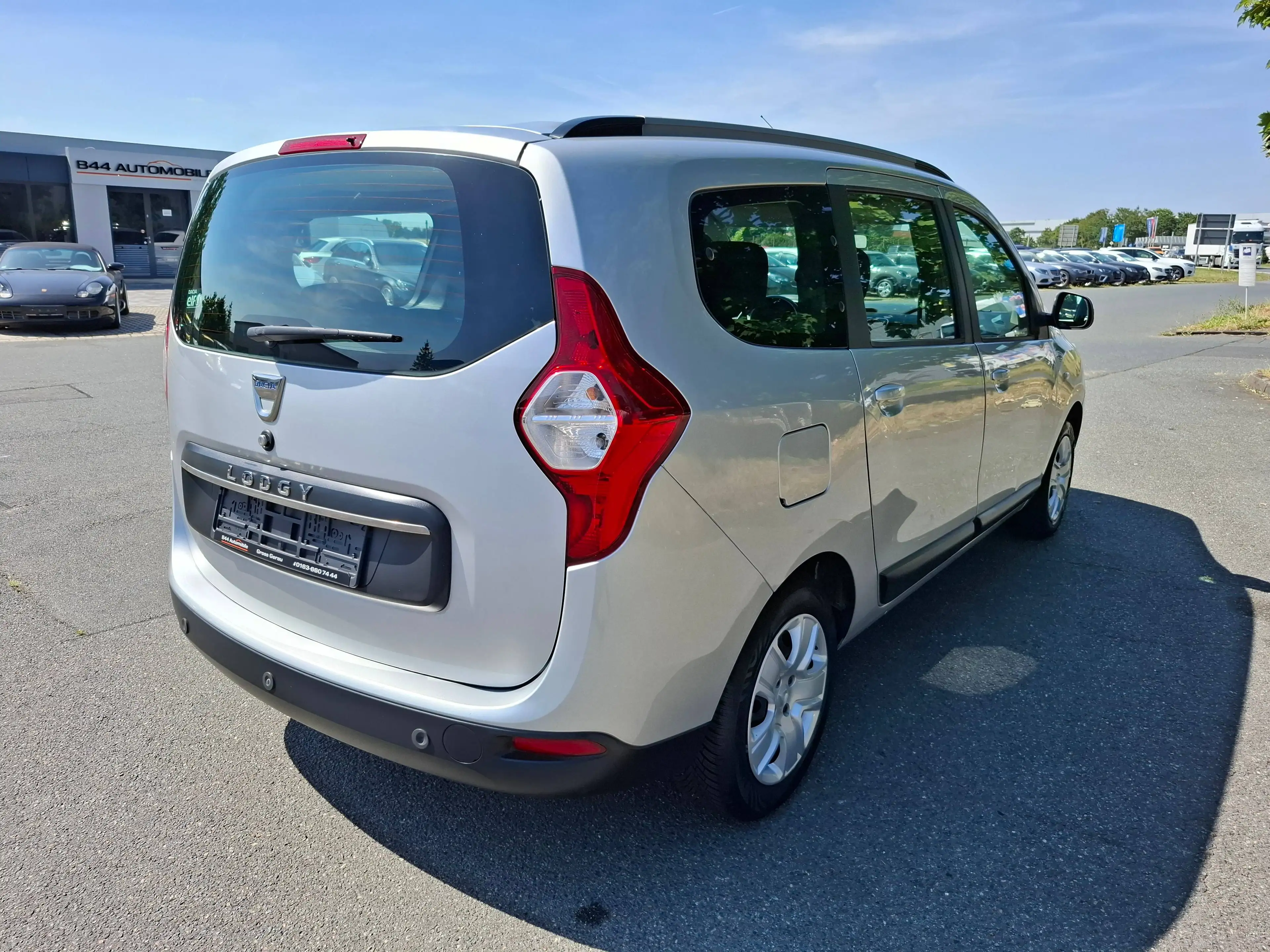Dacia Lodgy Comfort*NAVI*KAMERA*PDC*Sitzhzg*Tempomat* — photo 6