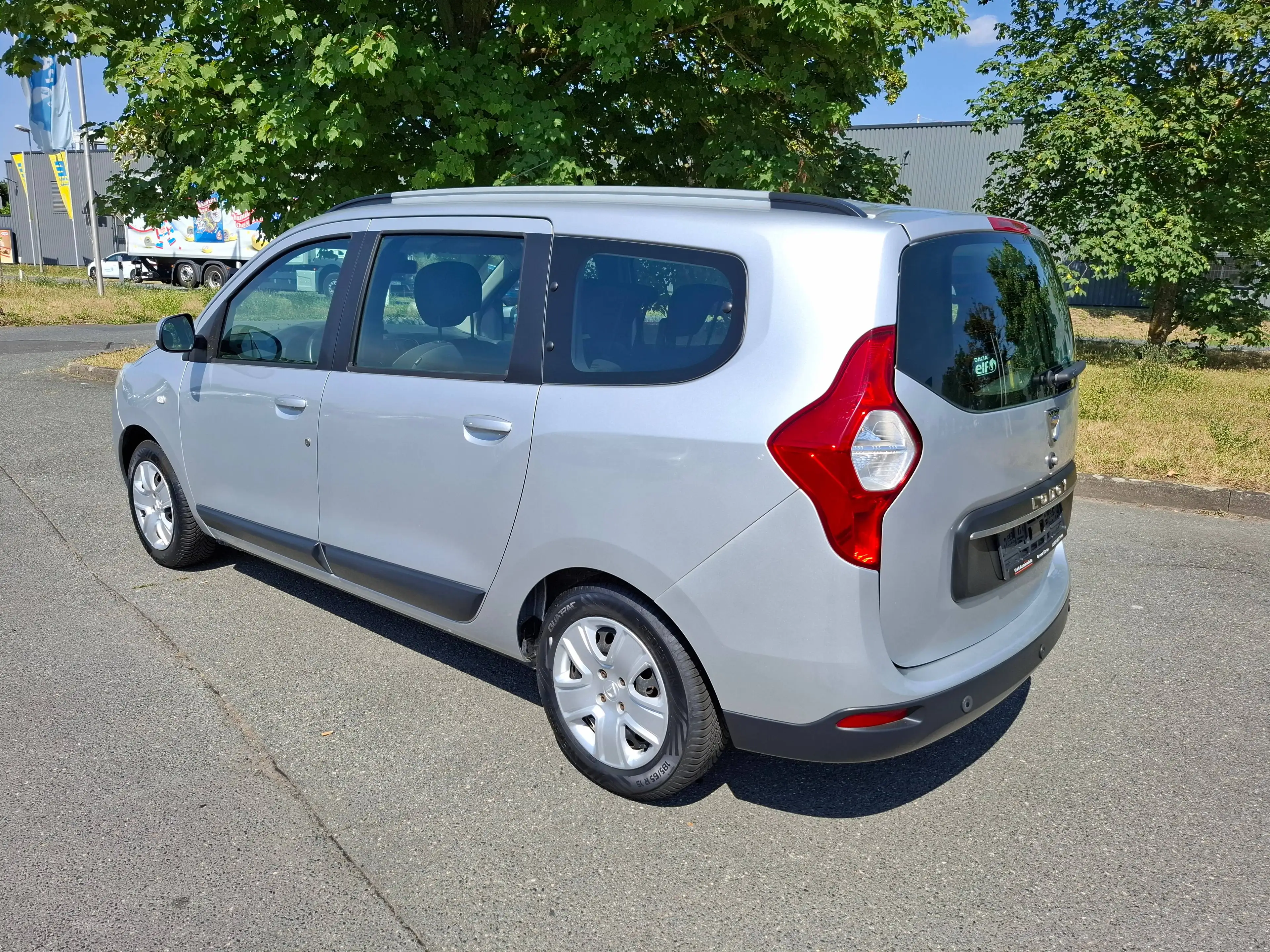 Dacia Lodgy Comfort*NAVI*KAMERA*PDC*Sitzhzg*Tempomat* — photo 8