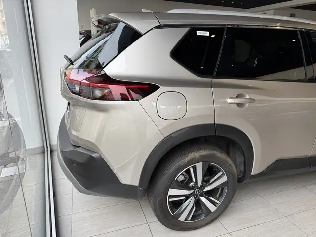 Nissan X-Trail view 10