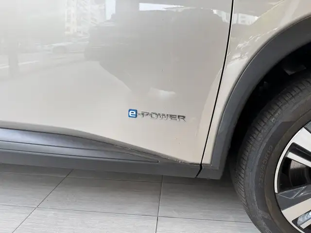 Nissan X-Trail view 9