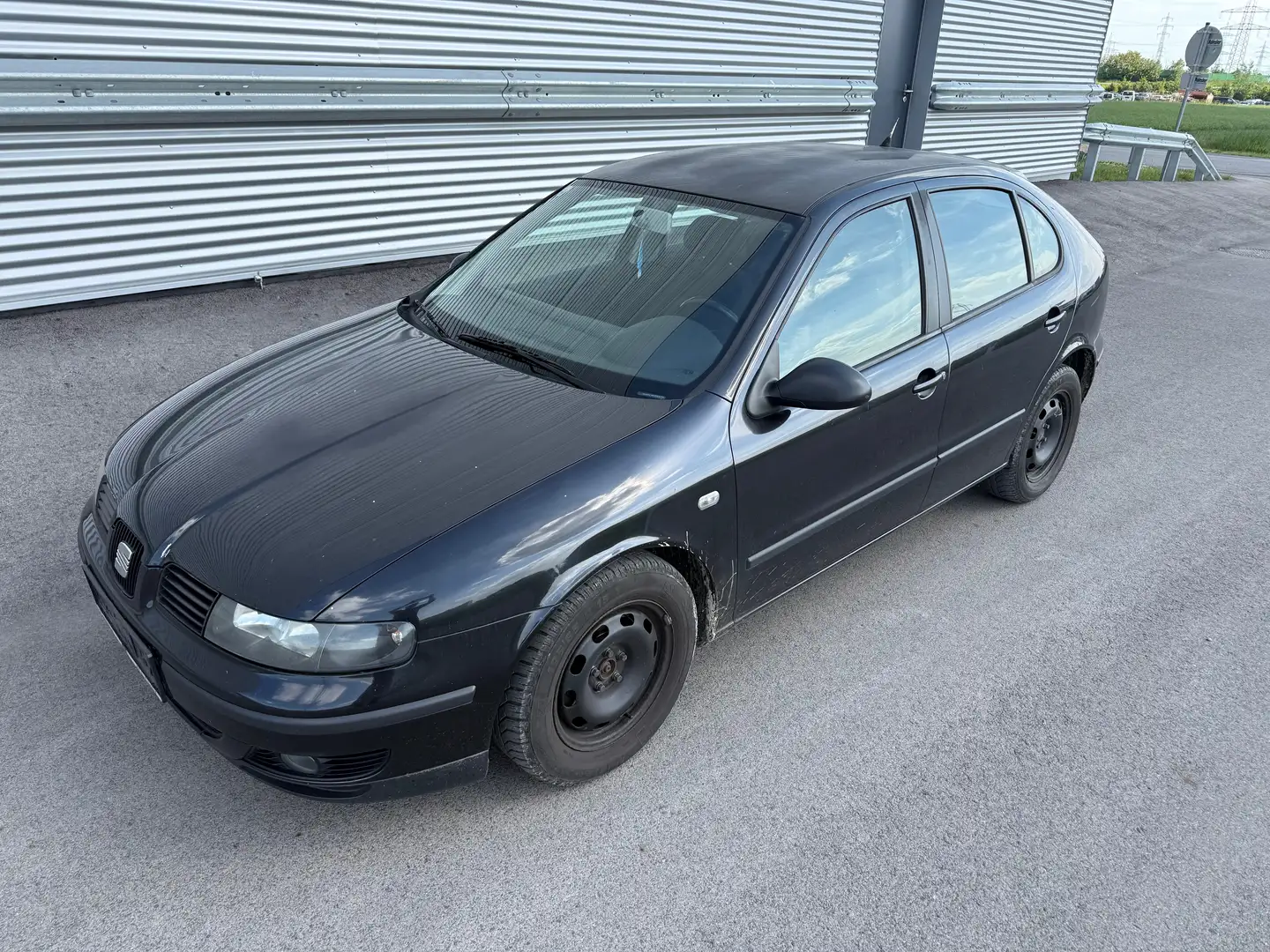SEAT Leon 1,9 Sport TDI ID:42 Schwarz - 1