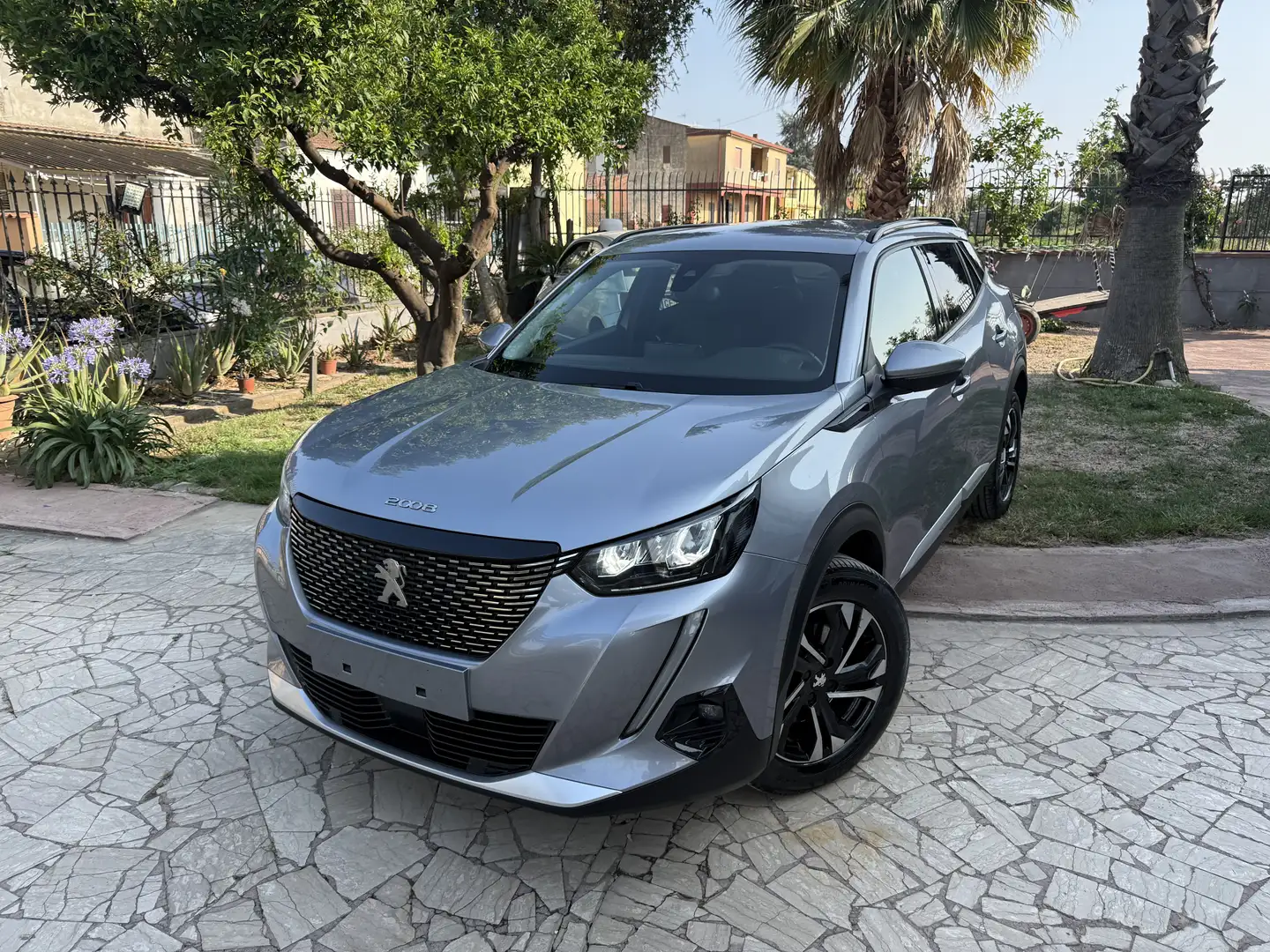 Peugeot 2008 1.5 bluehdi Allure Navi Pack s&s 130cv eat8 - 1