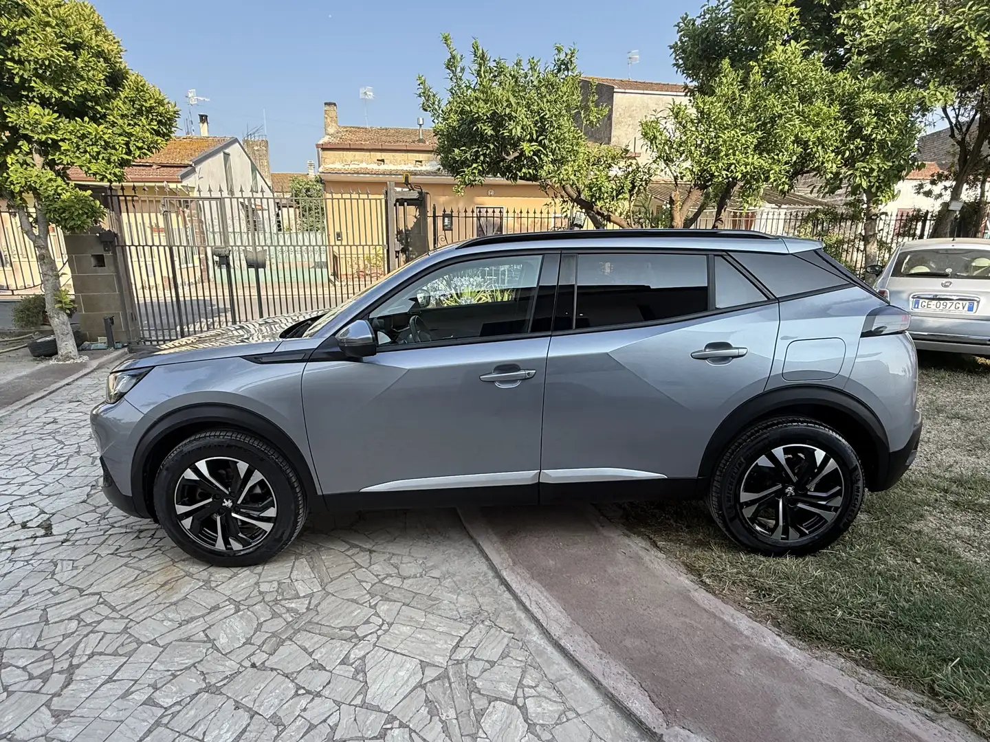 Peugeot 2008 1.5 bluehdi Allure Navi Pack s&s 130cv eat8 - 2