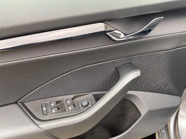 Skoda Octavia view 4
