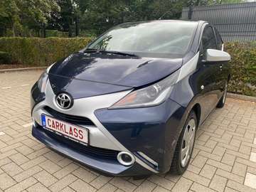 Aygo 1.0i VVT-i x-play and pack x-pure M/M