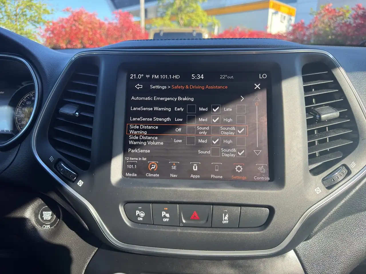 Jeep Cherokee снимка Jeep Cherokee