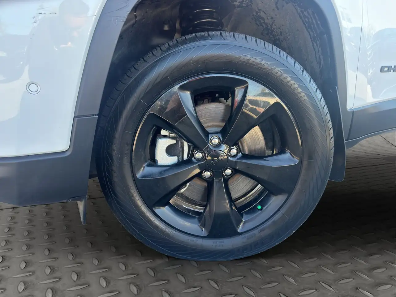 Jeep Cherokee снимка Jeep Cherokee