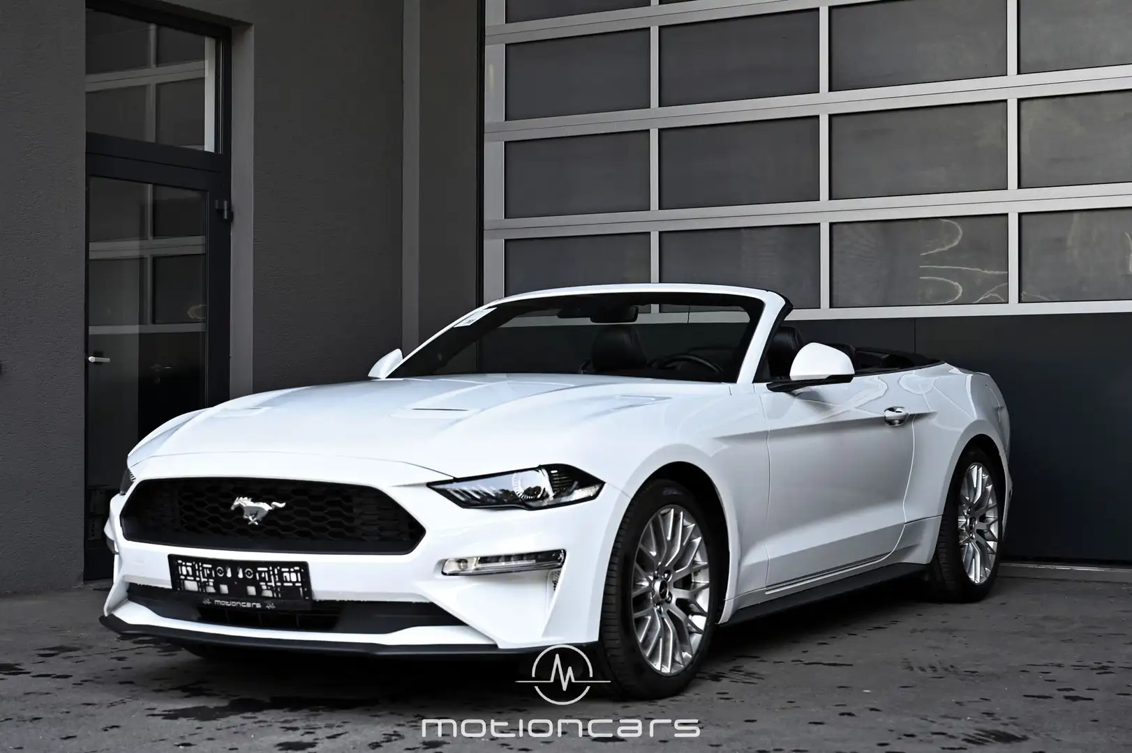 Ford Mustang 2.3 EcoBoost EXP € 24.400,- Weiß - 1