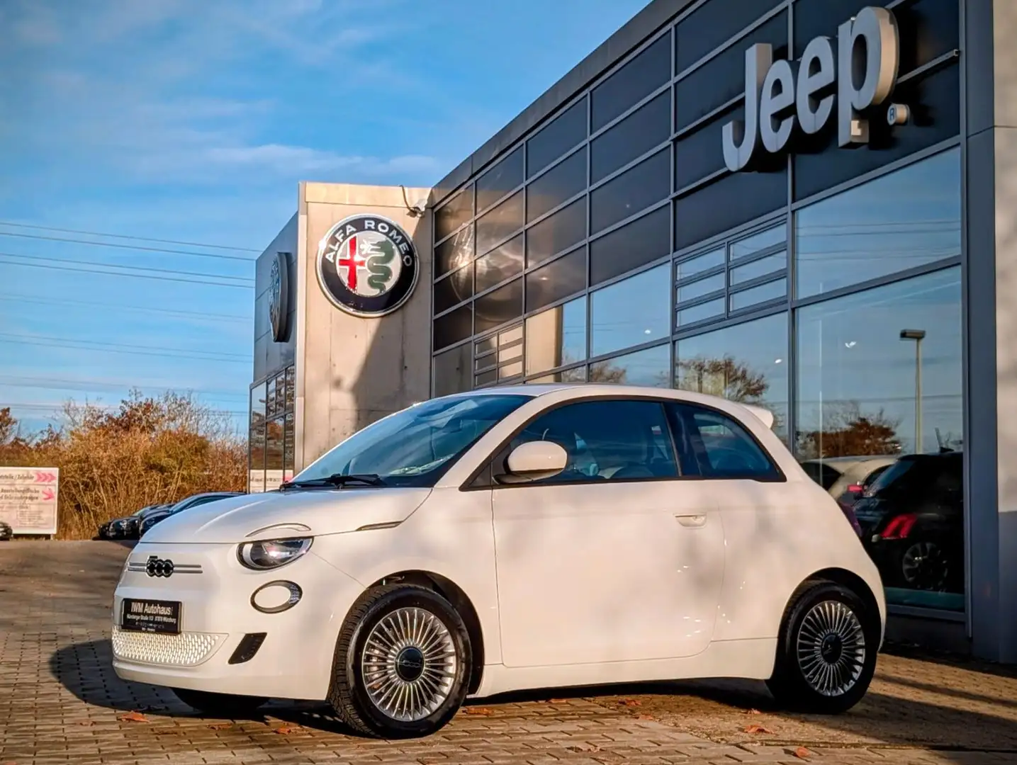 Fiat 500e 42kWh 118PS  16" LM-Felgen Weiß - 1