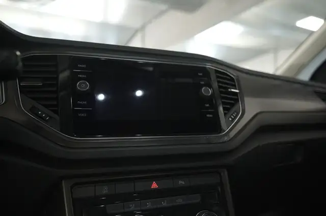 Volkswagen T-Roc view 6