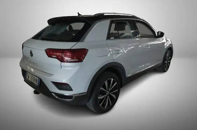 Volkswagen T-Roc view 2