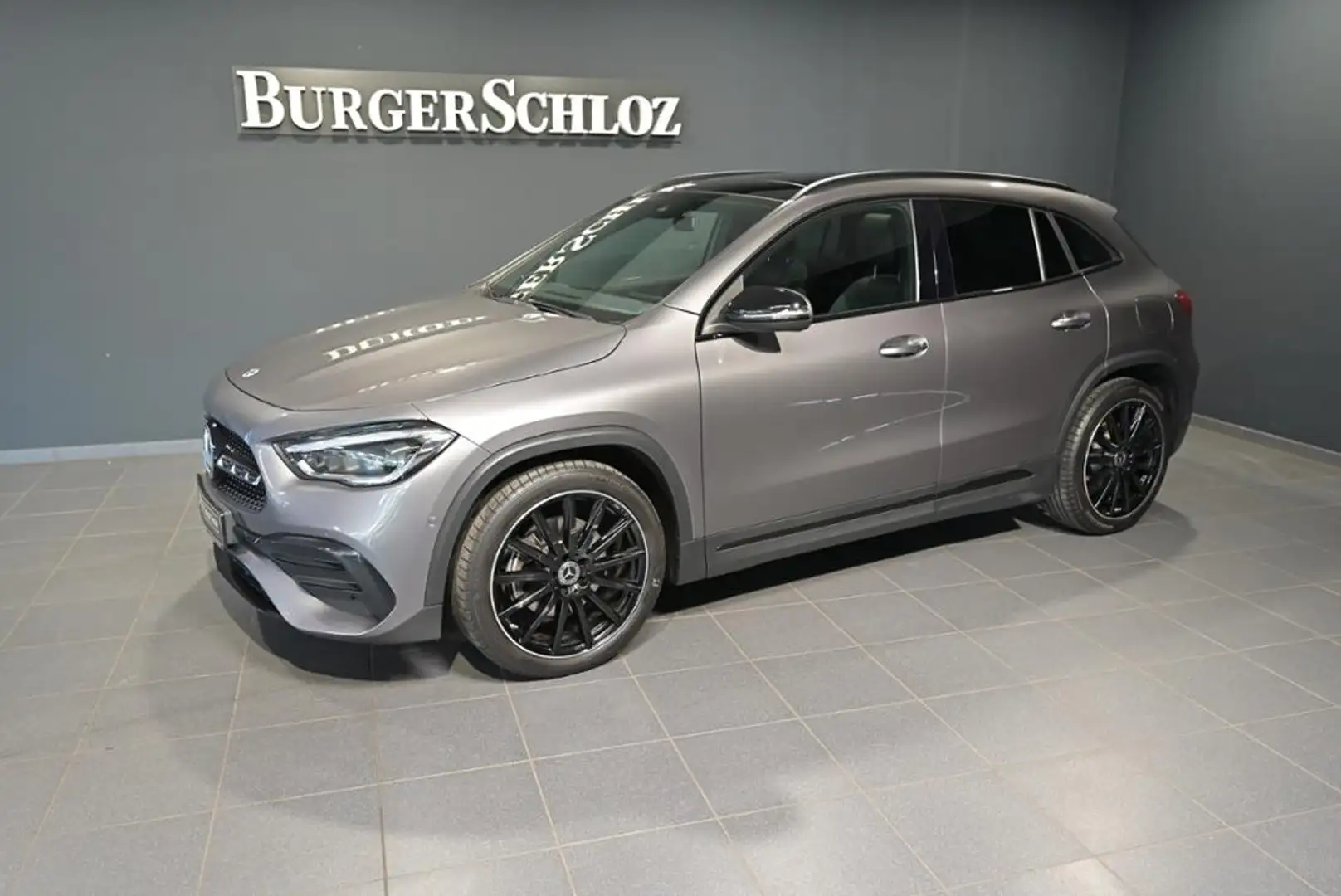 Mercedes-Benz GLA 250 AMG/PANO/MULTIBEAM/NIGHT/SHZ/MBUX Gris - 1