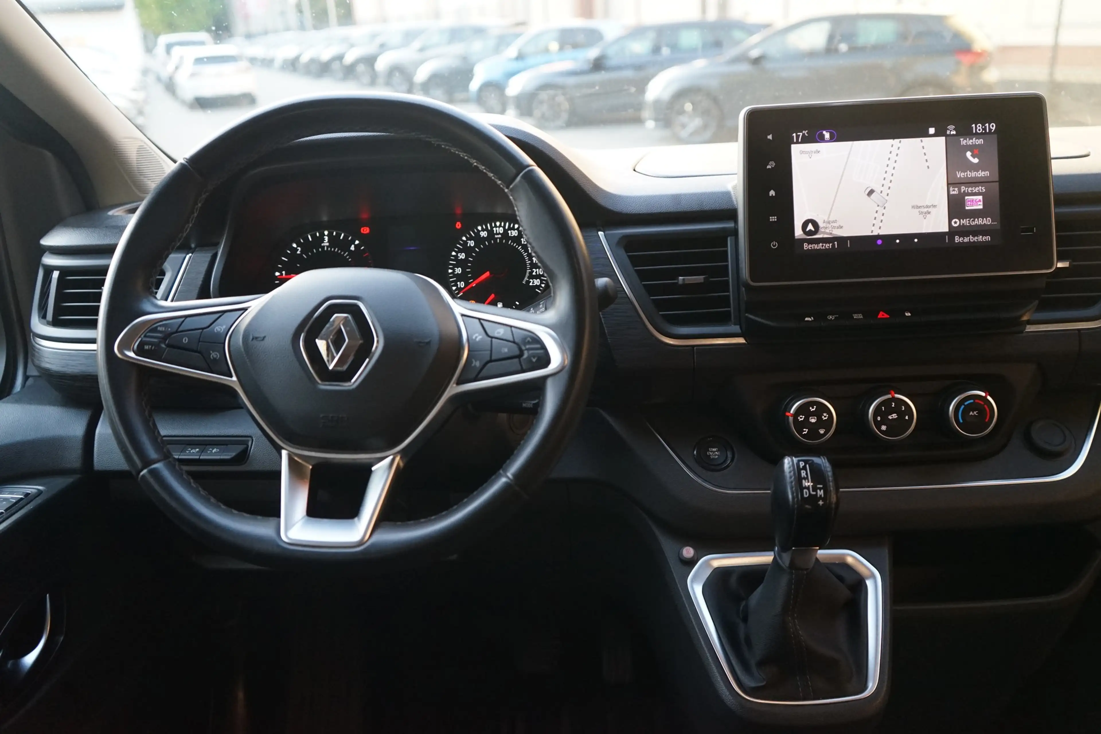 Renault Trafic Combi 2.0 dci AT L2 LED Navi 8-Sitzer AHK — photo 12