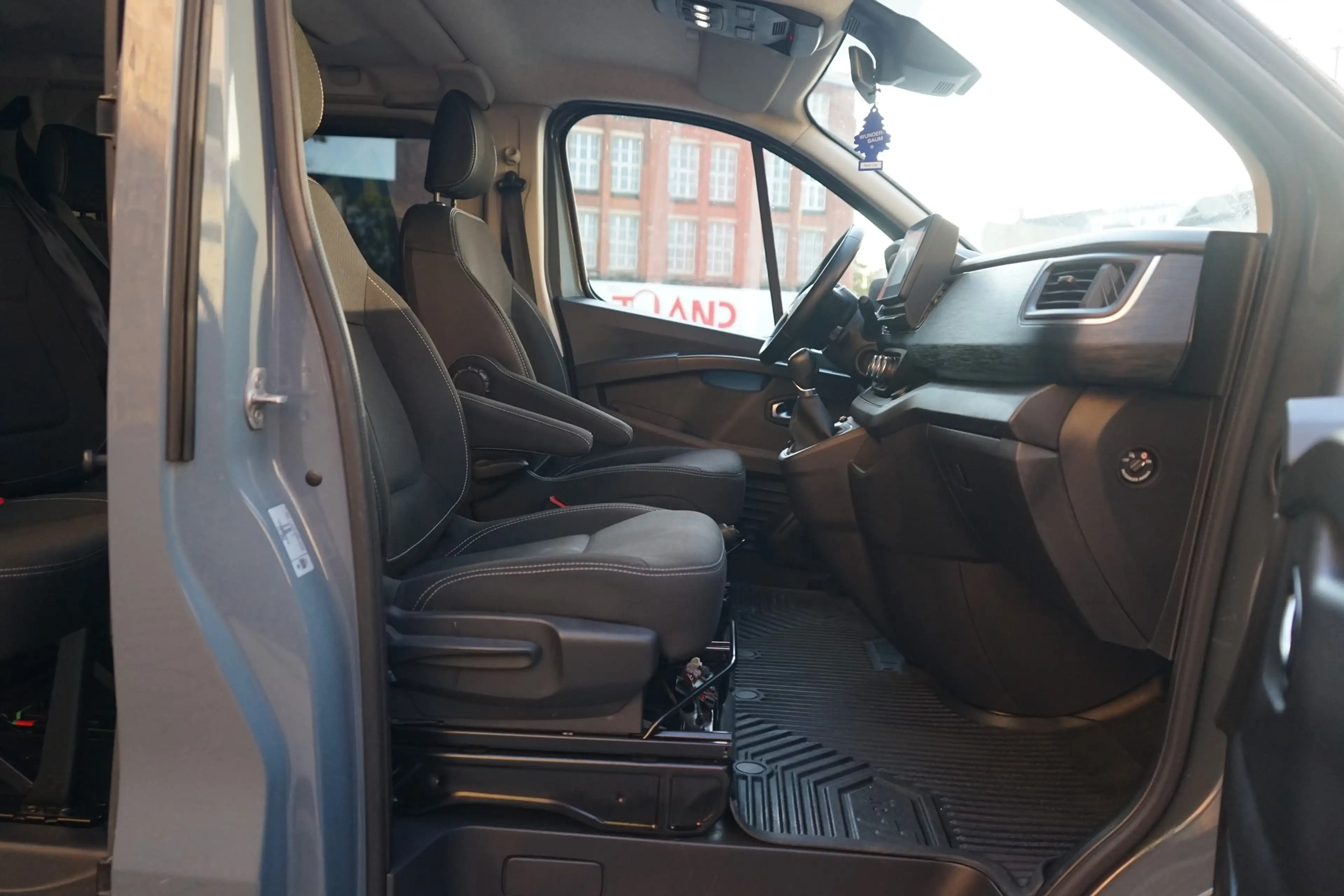 Renault Trafic Combi 2.0 dci AT L2 LED Navi 8-Sitzer AHK — photo 26