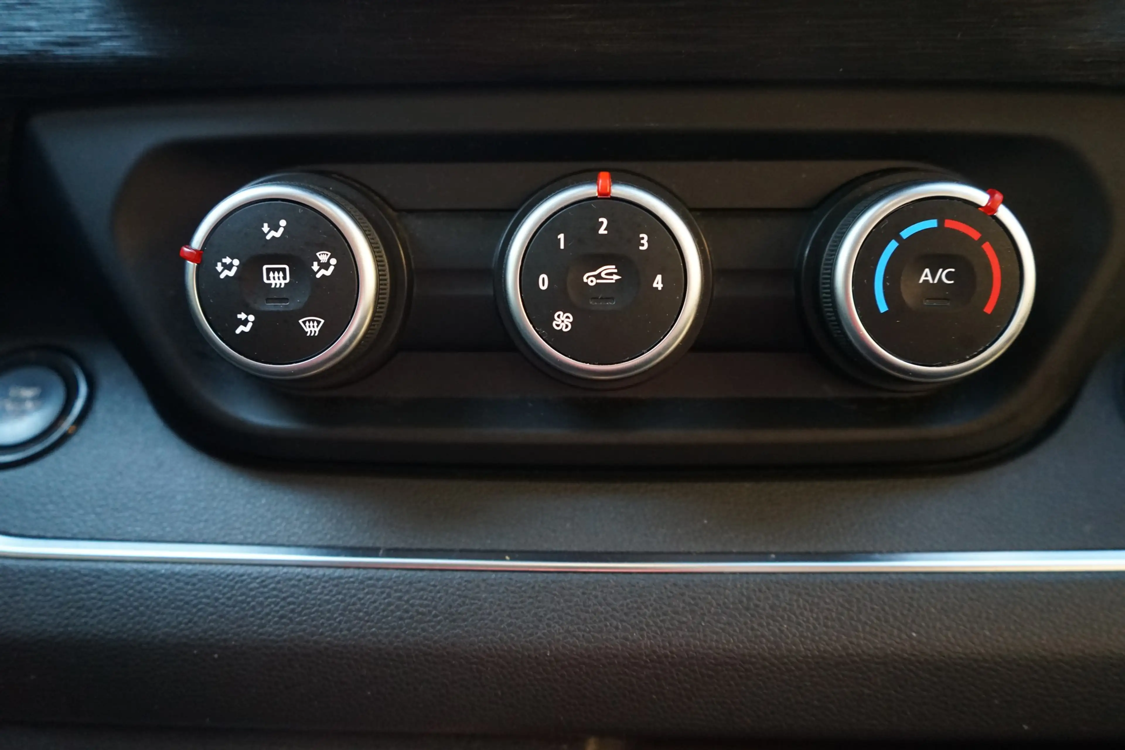 Renault Trafic Combi 2.0 dci AT L2 LED Navi 8-Sitzer AHK — photo 13