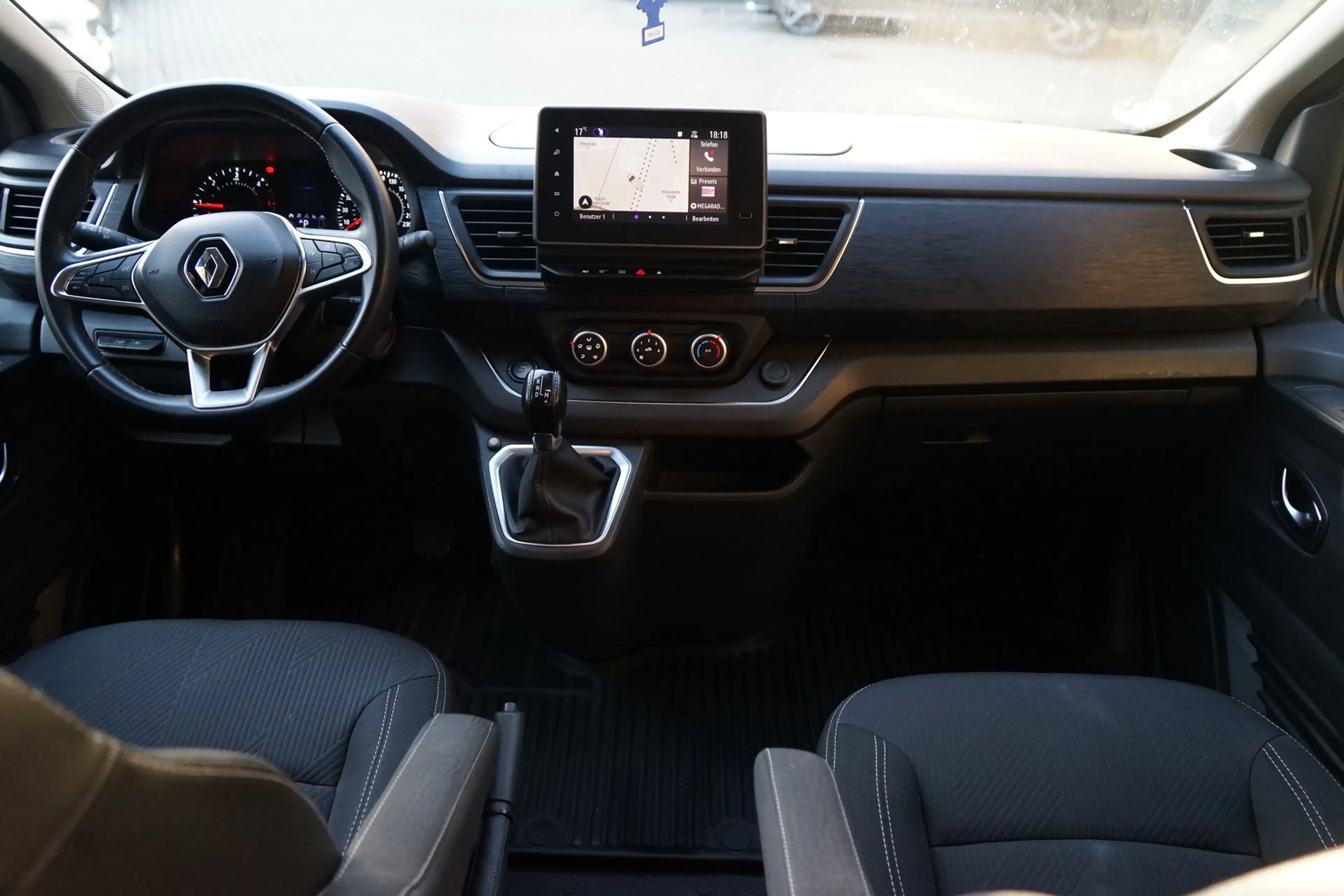 Renault Trafic Combi 2.0 dci AT L2 LED Navi 8-Sitzer AHK — photo 11