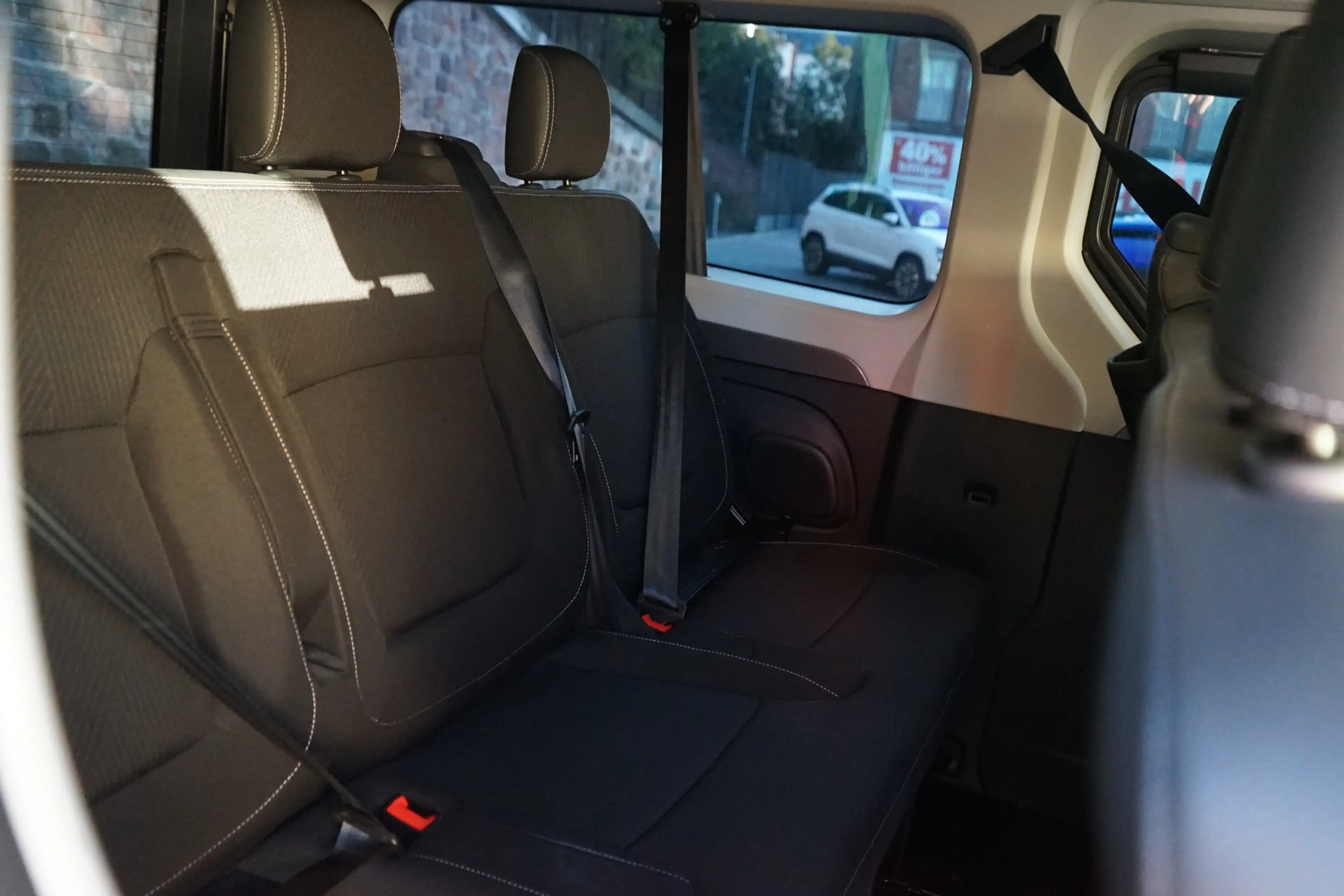 Renault Trafic Combi 2.0 dci AT L2 LED Navi 8-Sitzer AHK — photo 29