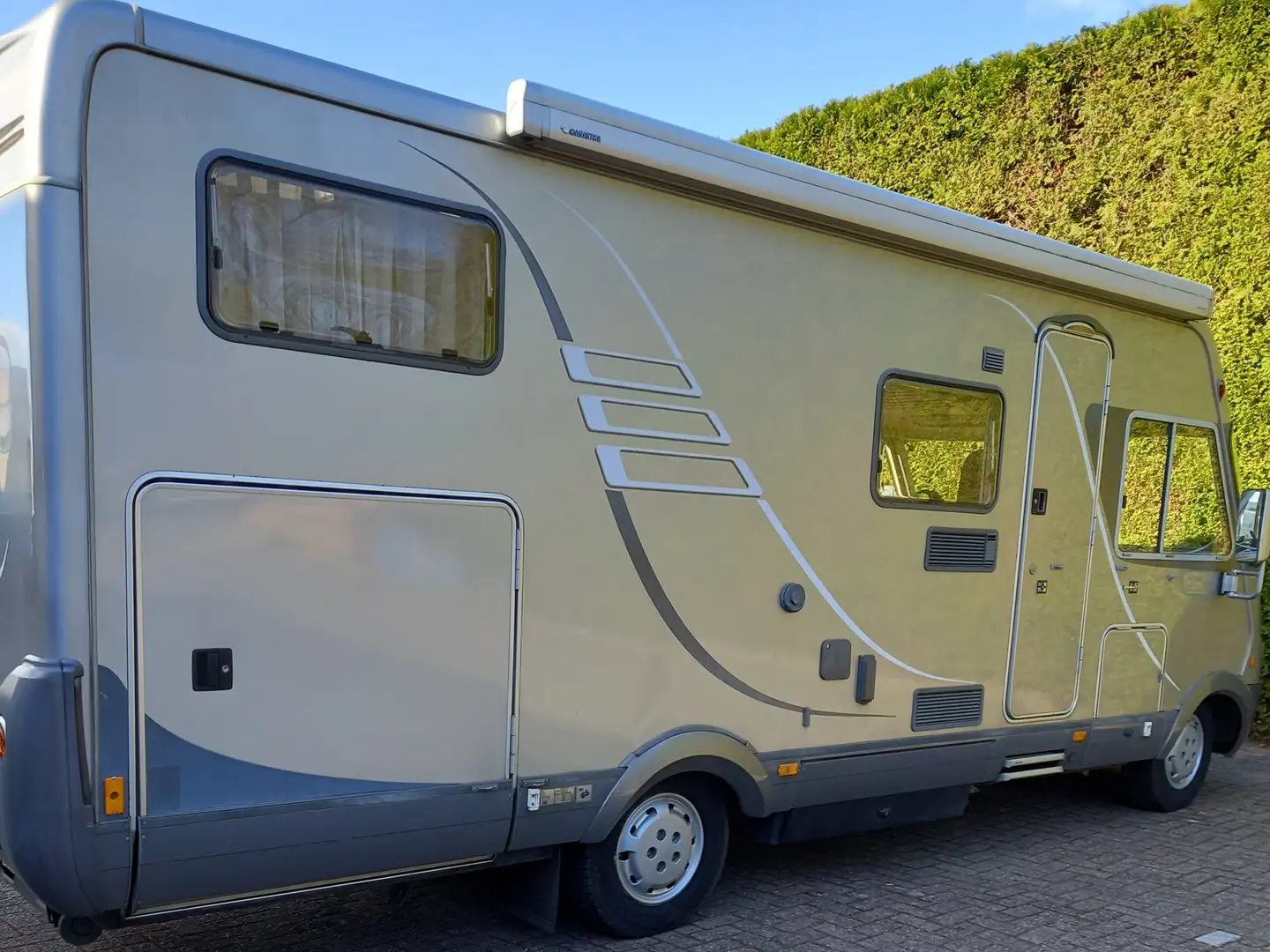 Fiat Ducato Hymer B674, enkele bedden en hefbed, 2x Airco Argent - 1